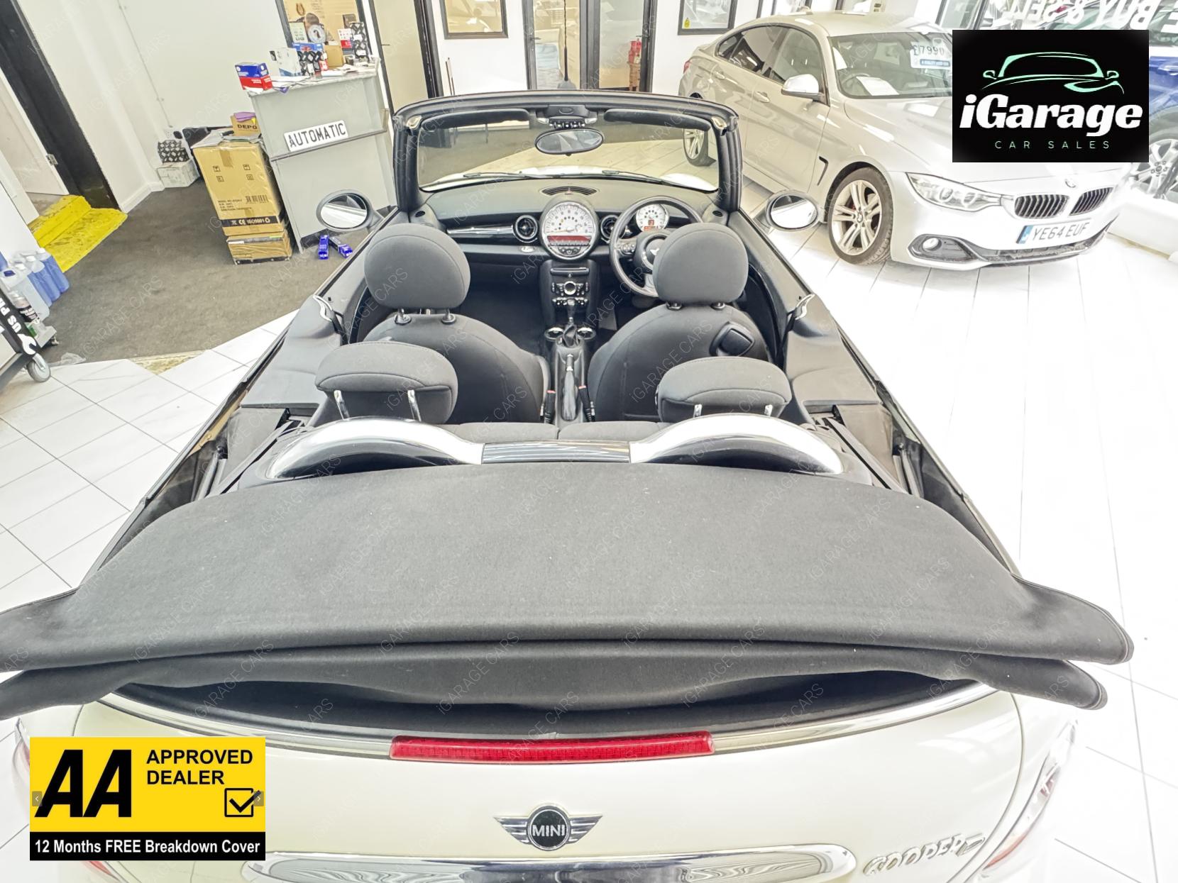 MINI Convertible 2.0 Cooper D Convertible 2dr Diesel Auto Euro 5 (112 ps)