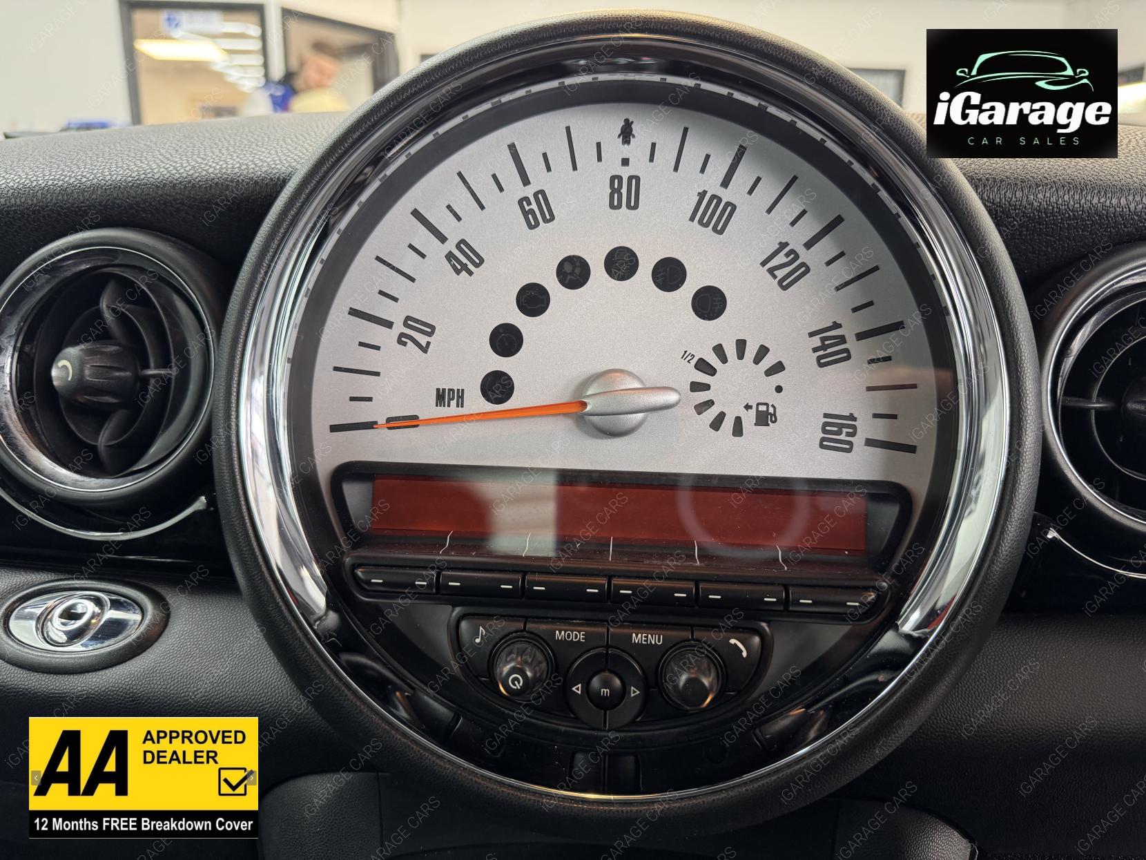 MINI Convertible 2.0 Cooper D Convertible 2dr Diesel Auto Euro 5 (112 ps)