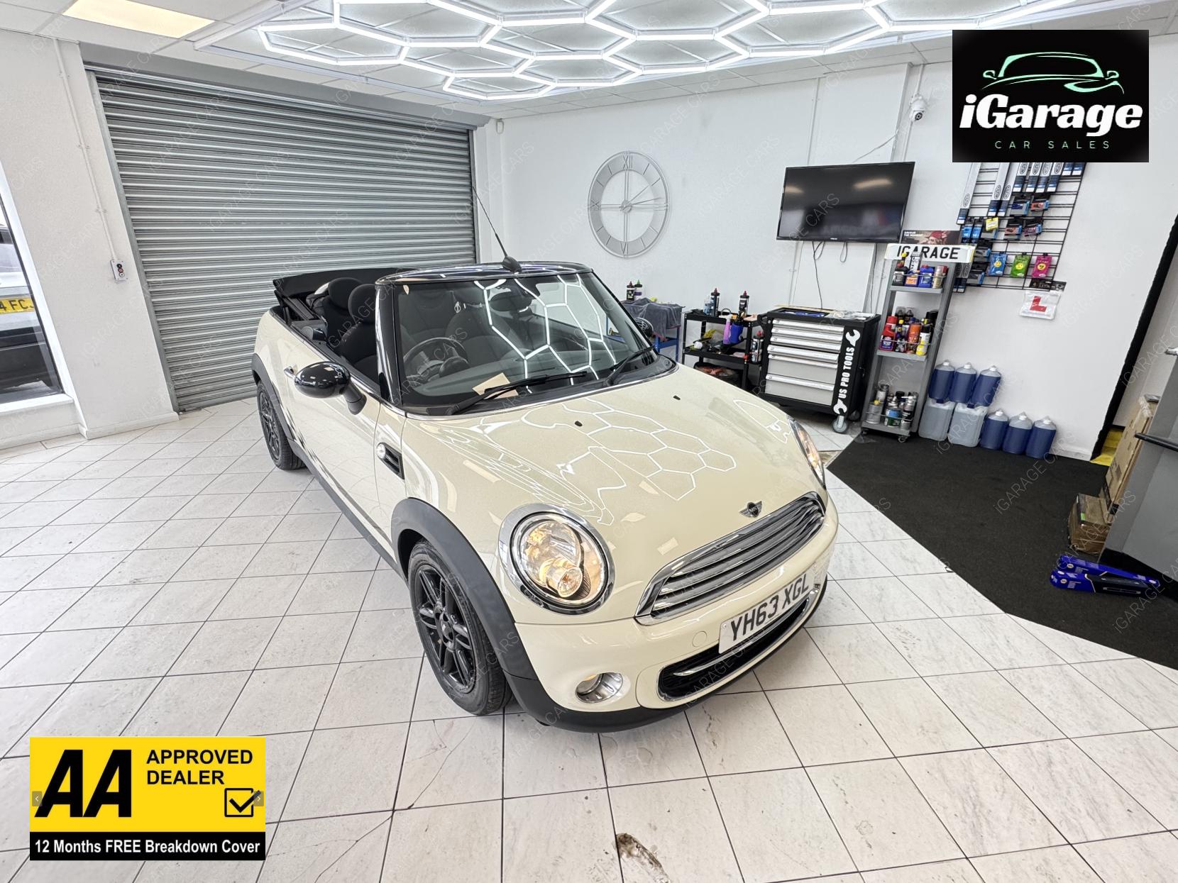 MINI Convertible 2.0 Cooper D Convertible 2dr Diesel Auto Euro 5 (112 ps)