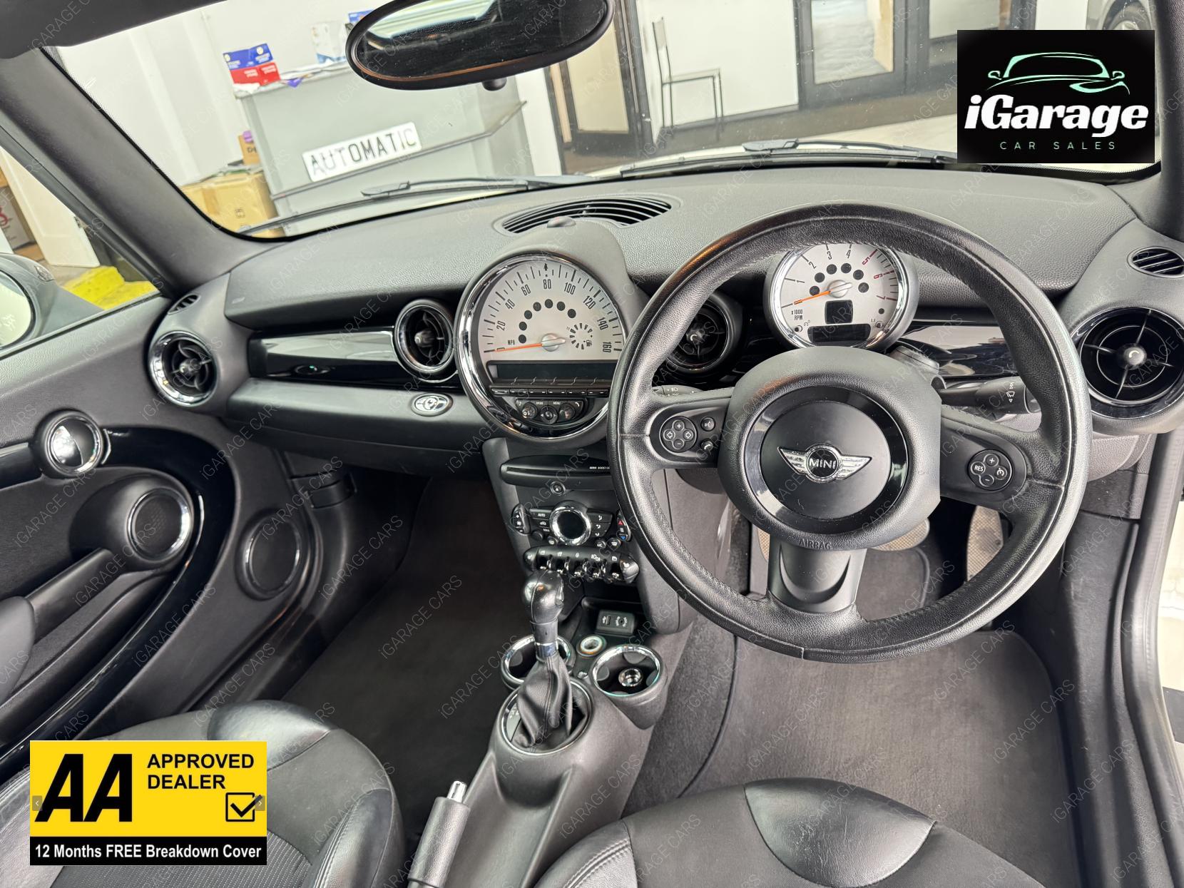 MINI Convertible 2.0 Cooper D Convertible 2dr Diesel Auto Euro 5 (112 ps)