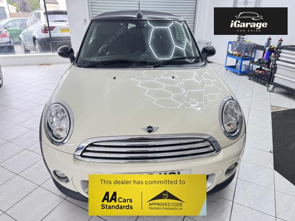 MINI Convertible 2.0 Cooper D Convertible 2dr Diesel Auto Euro 5 (112 ps)