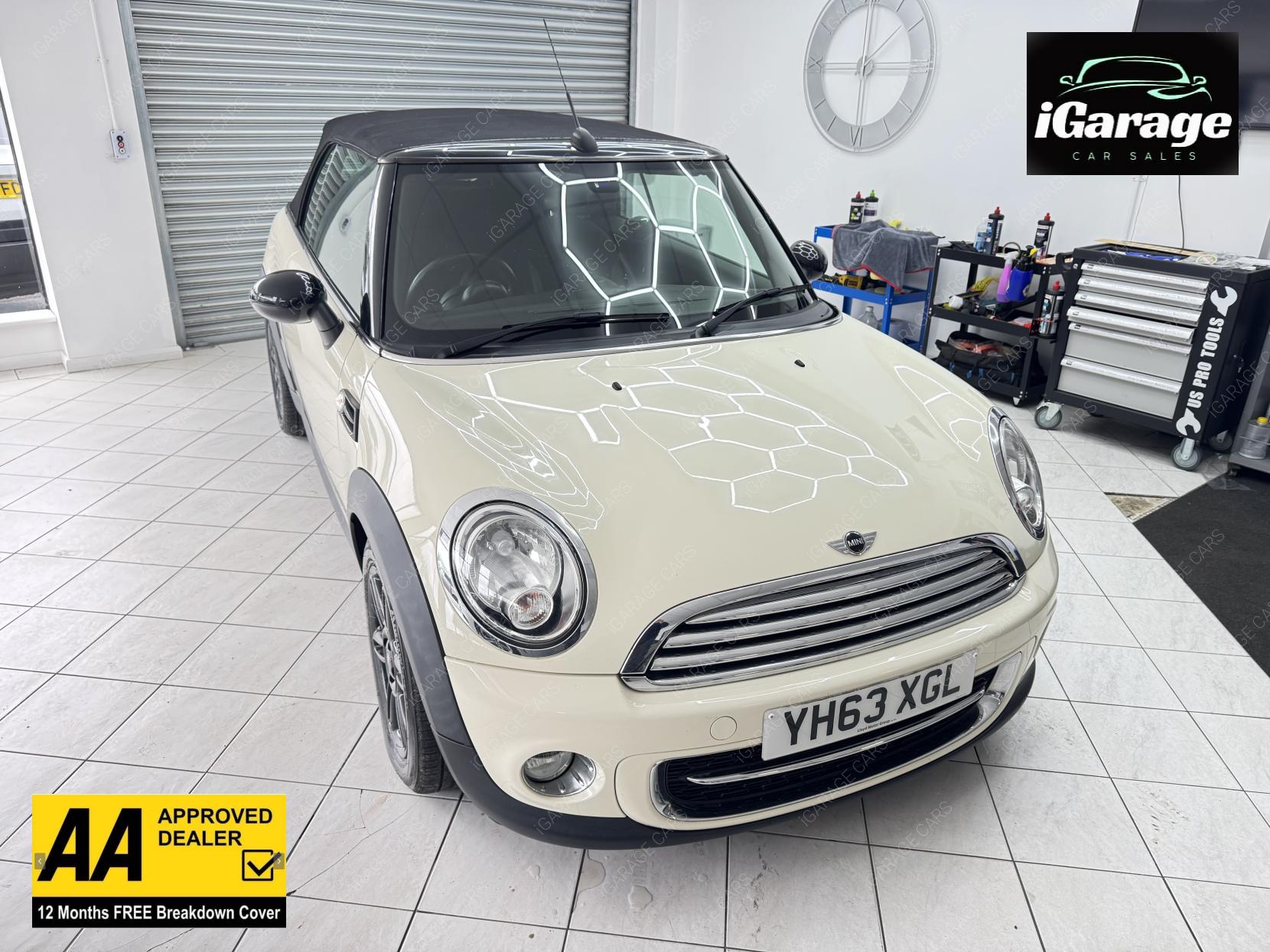 MINI Convertible 2.0 Cooper D Convertible 2dr Diesel Auto Euro 5 (112 ps)