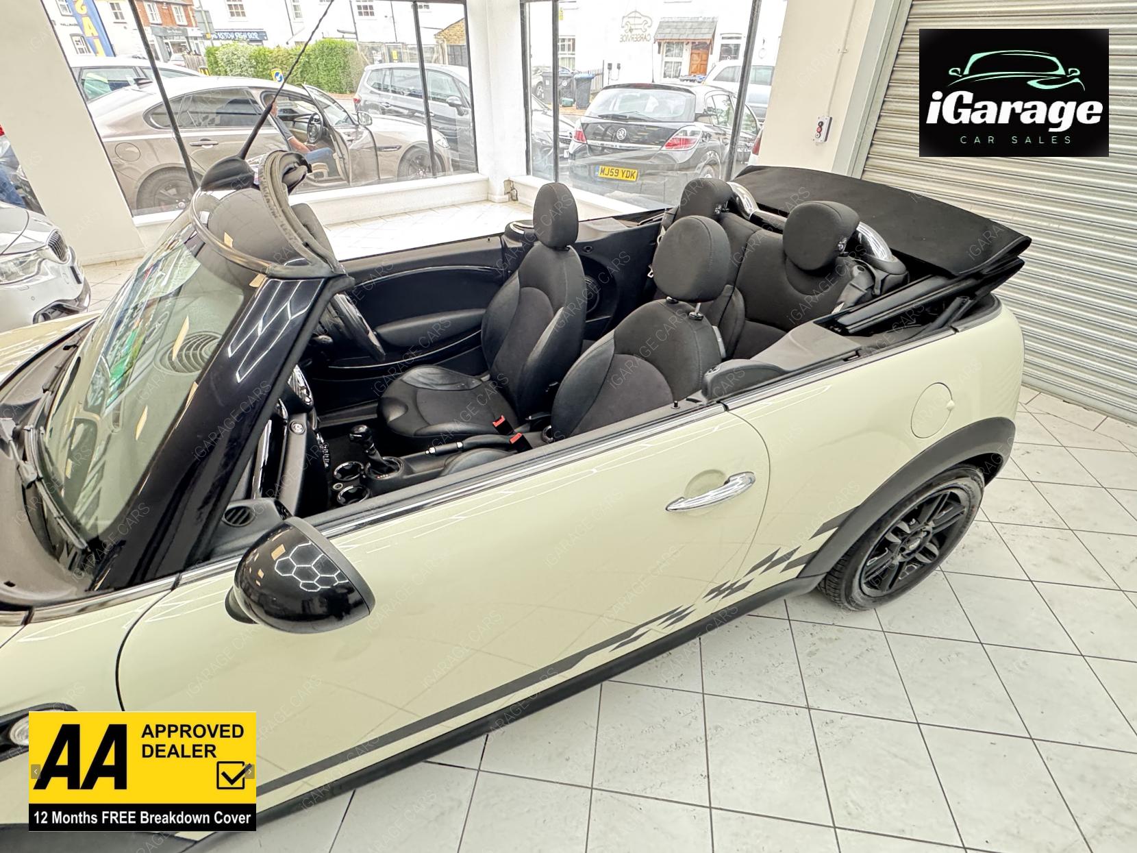 MINI Convertible 2.0 Cooper D Convertible 2dr Diesel Auto Euro 5 (112 ps)