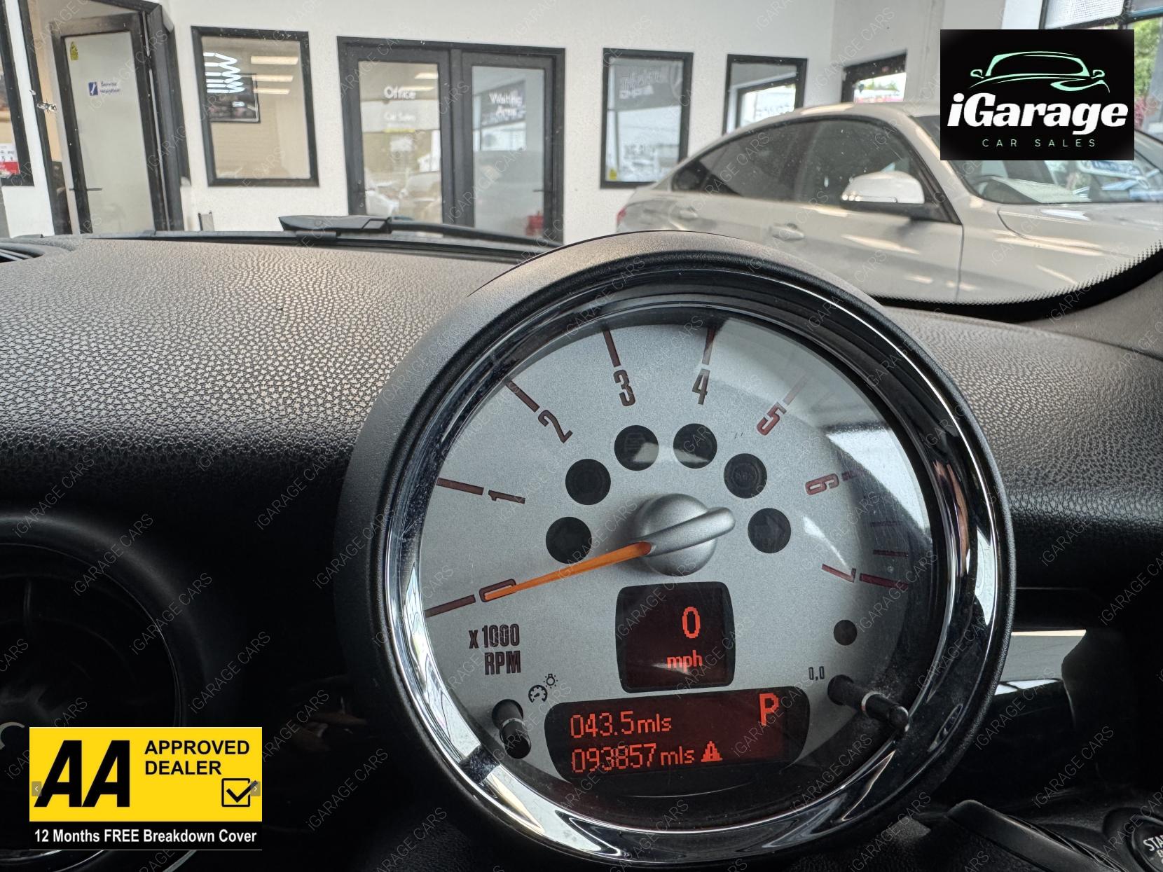 MINI Convertible 2.0 Cooper D Convertible 2dr Diesel Auto Euro 5 (112 ps)