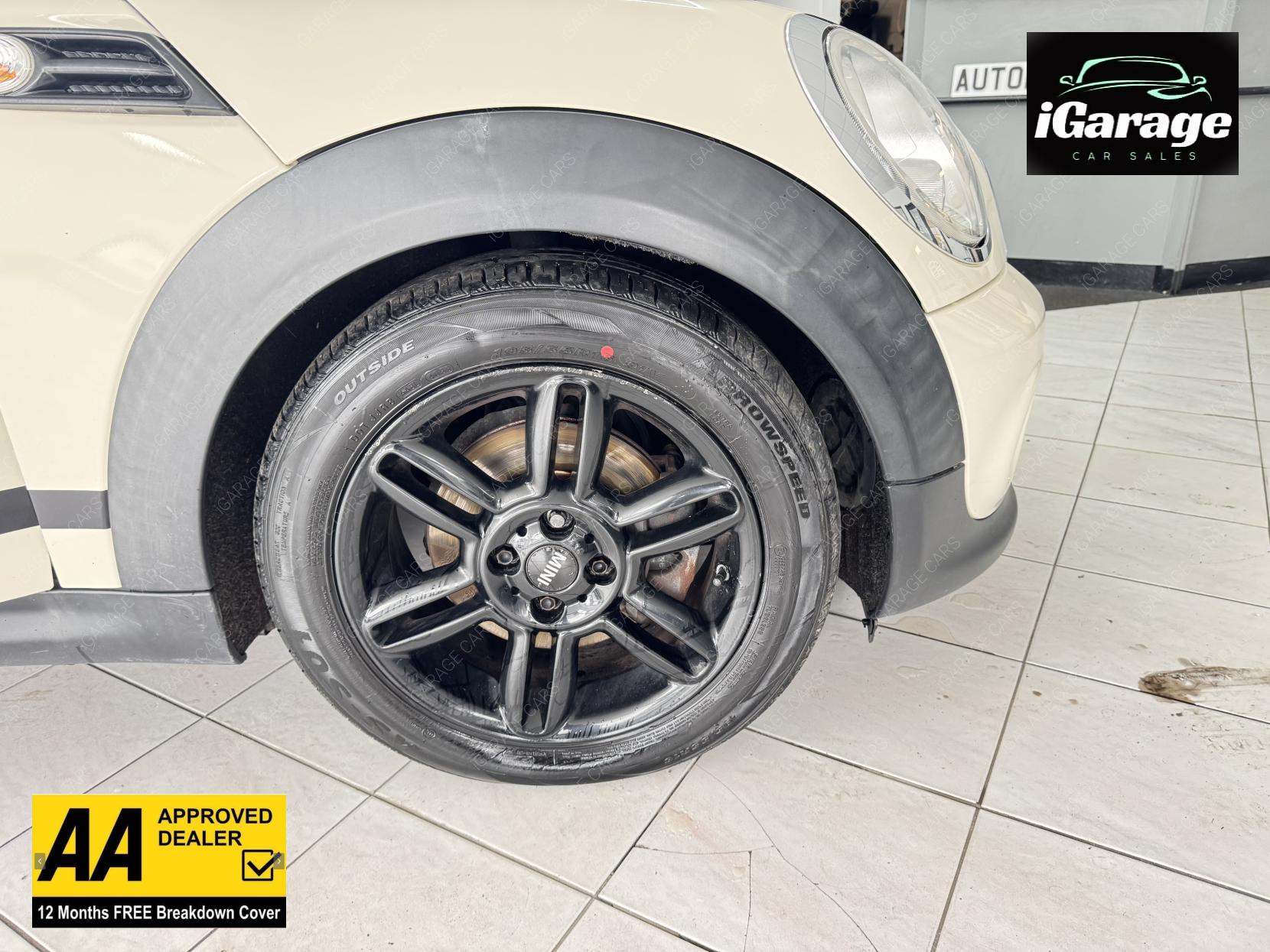 MINI Convertible 2.0 Cooper D Convertible 2dr Diesel Auto Euro 5 (112 ps)