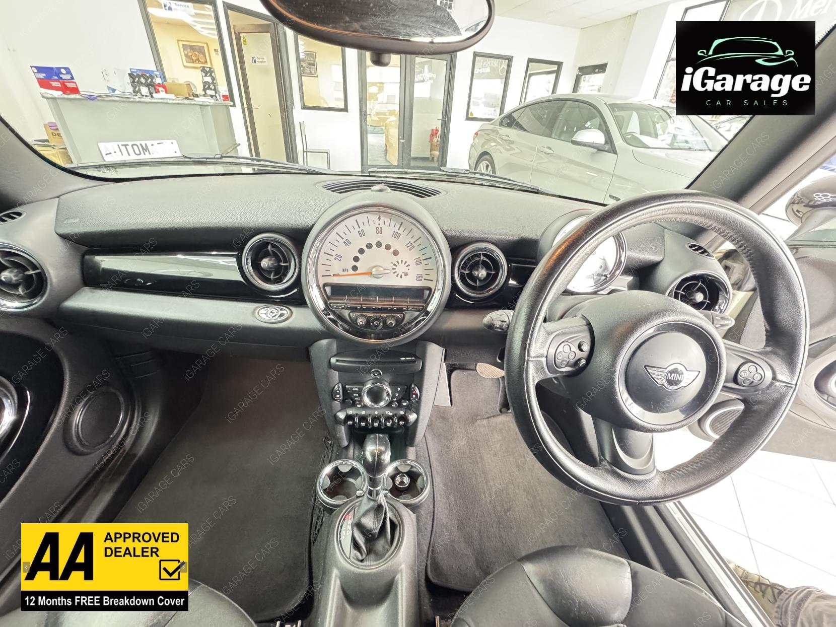 MINI Convertible 2.0 Cooper D Convertible 2dr Diesel Auto Euro 5 (112 ps)