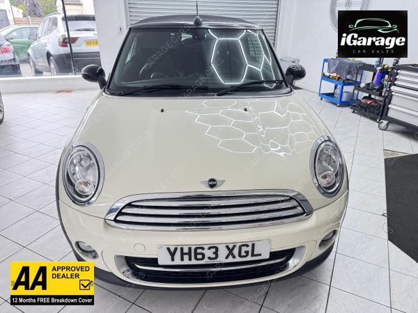 MINI Convertible 2.0 Cooper D Convertible 2dr Diesel Auto Euro 5 (112 ps)