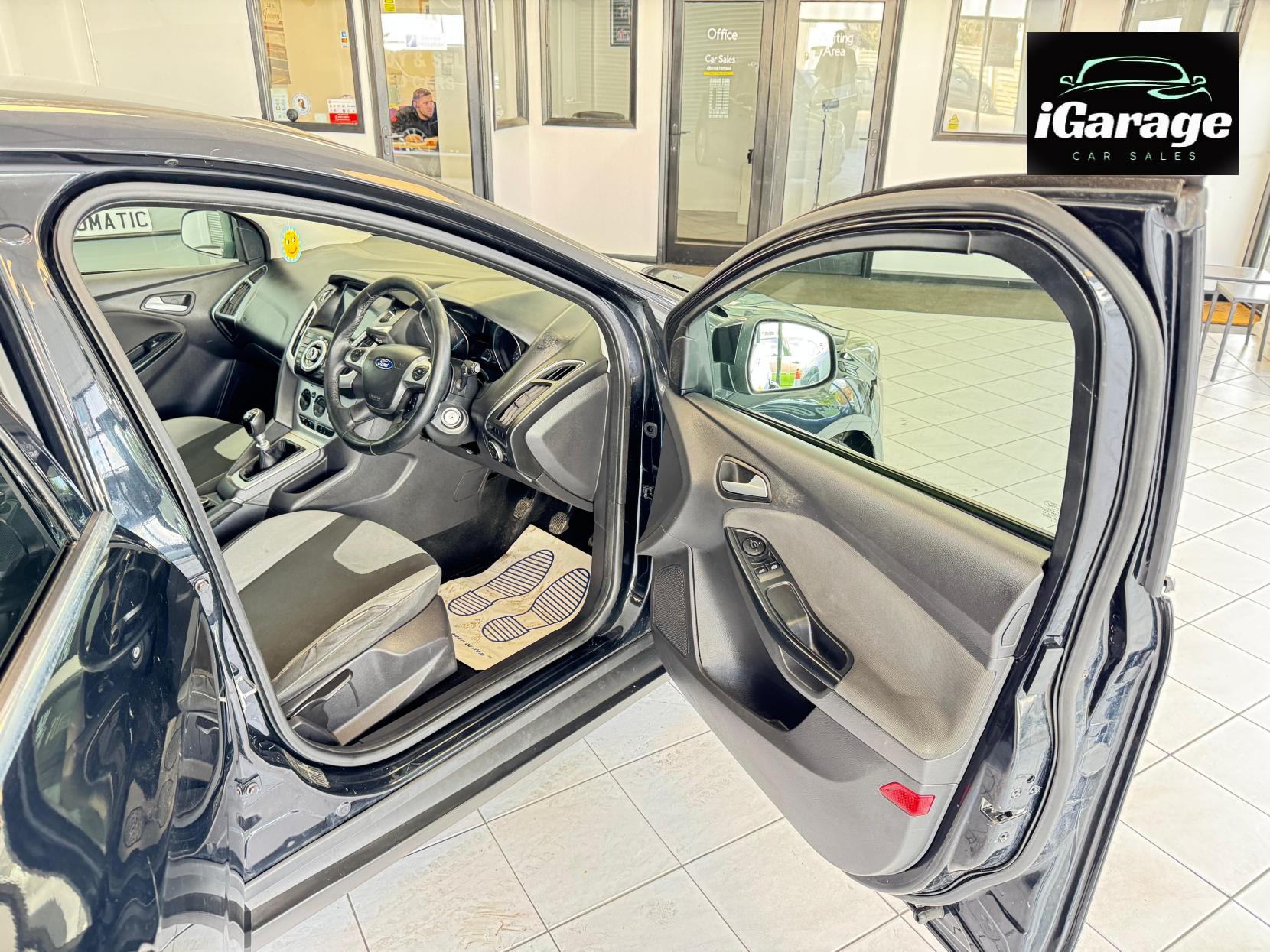 Ford Focus 1.6 TDCi Zetec Hatchback 5dr Diesel Manual Euro 5 (s/s) (115 ps)