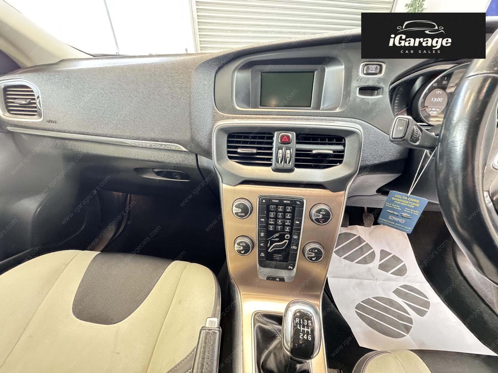 Volvo V40 Cross Country 1.6 D2 SE Hatchback 5dr Diesel Manual Euro 5 (s/s) (115 ps)