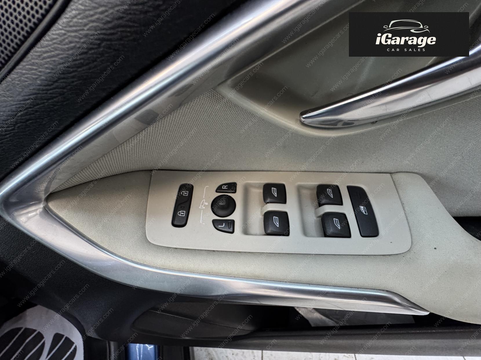 Volvo V40 Cross Country 1.6 D2 SE Hatchback 5dr Diesel Manual Euro 5 (s/s) (115 ps)