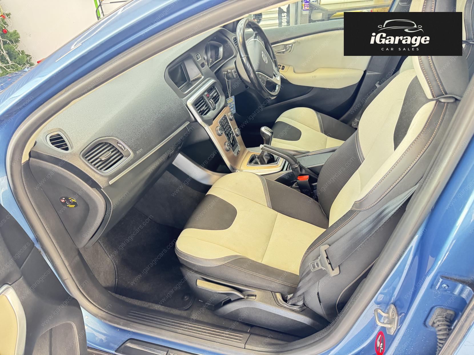 Volvo V40 Cross Country 1.6 D2 SE Hatchback 5dr Diesel Manual Euro 5 (s/s) (115 ps)