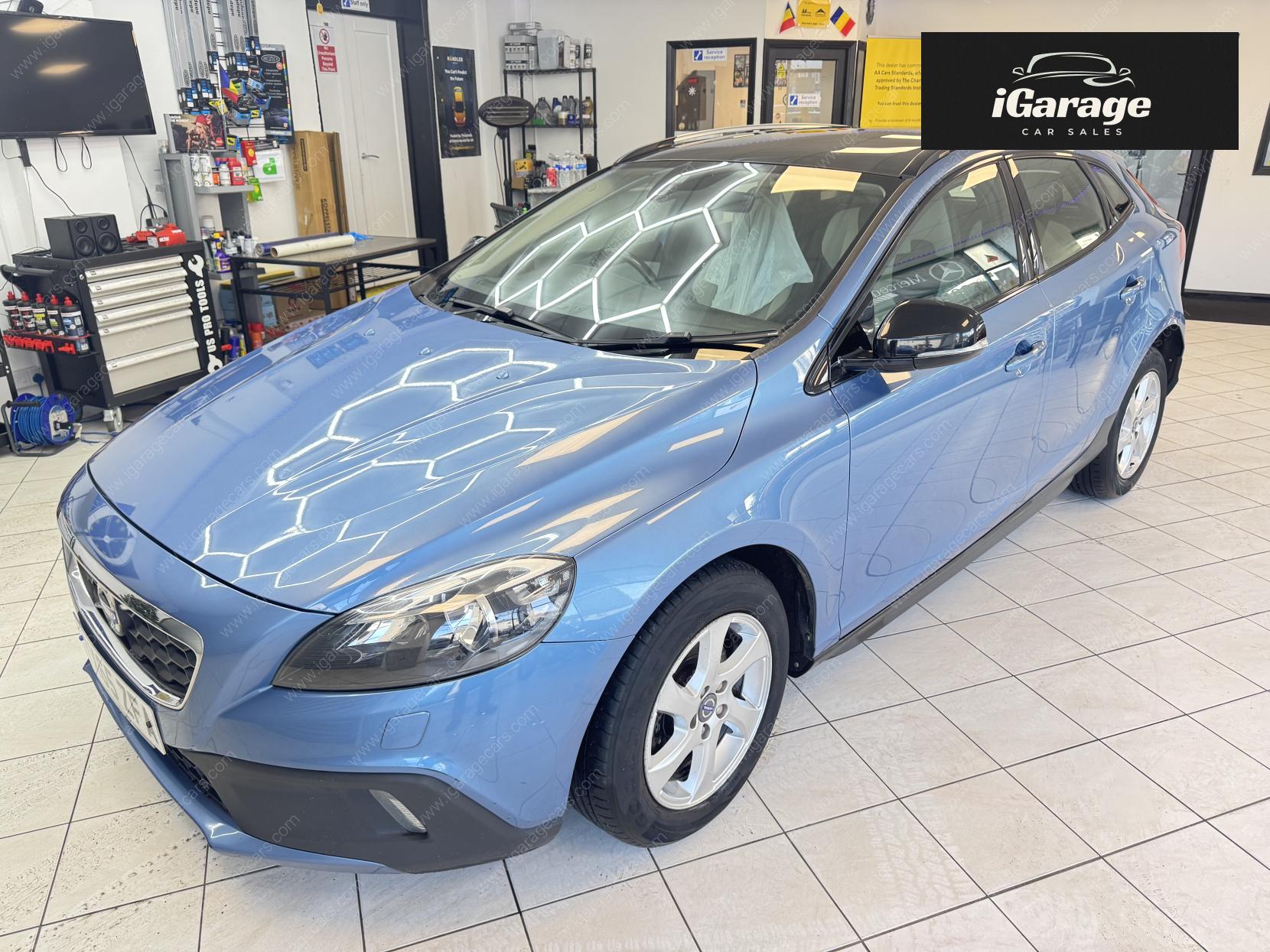 Volvo V40 Cross Country 1.6 D2 SE Hatchback 5dr Diesel Manual Euro 5 (s/s) (115 ps)