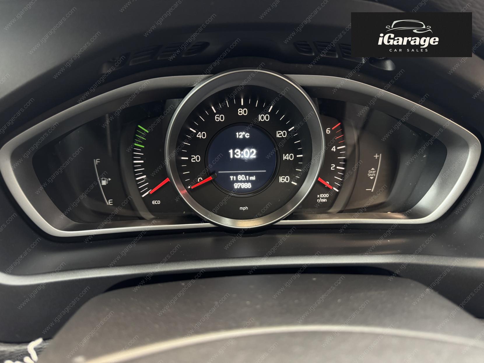 Volvo V40 Cross Country 1.6 D2 SE Hatchback 5dr Diesel Manual Euro 5 (s/s) (115 ps)