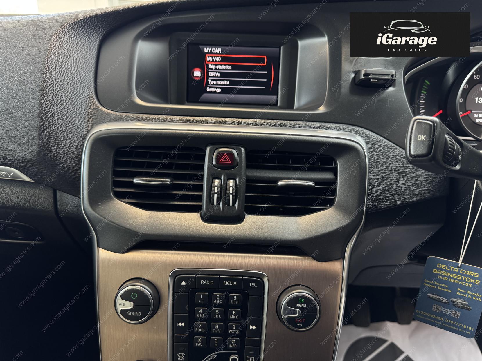 Volvo V40 Cross Country 1.6 D2 SE Hatchback 5dr Diesel Manual Euro 5 (s/s) (115 ps)