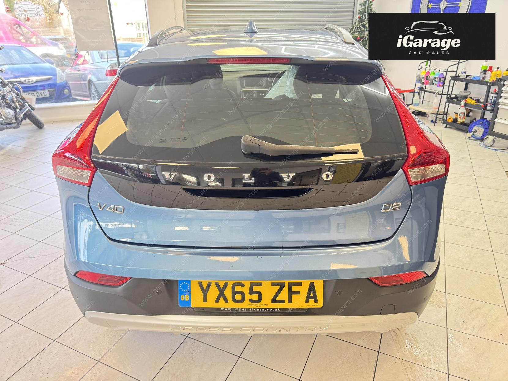 Volvo V40 Cross Country 1.6 D2 SE Hatchback 5dr Diesel Manual Euro 5 (s/s) (115 ps)