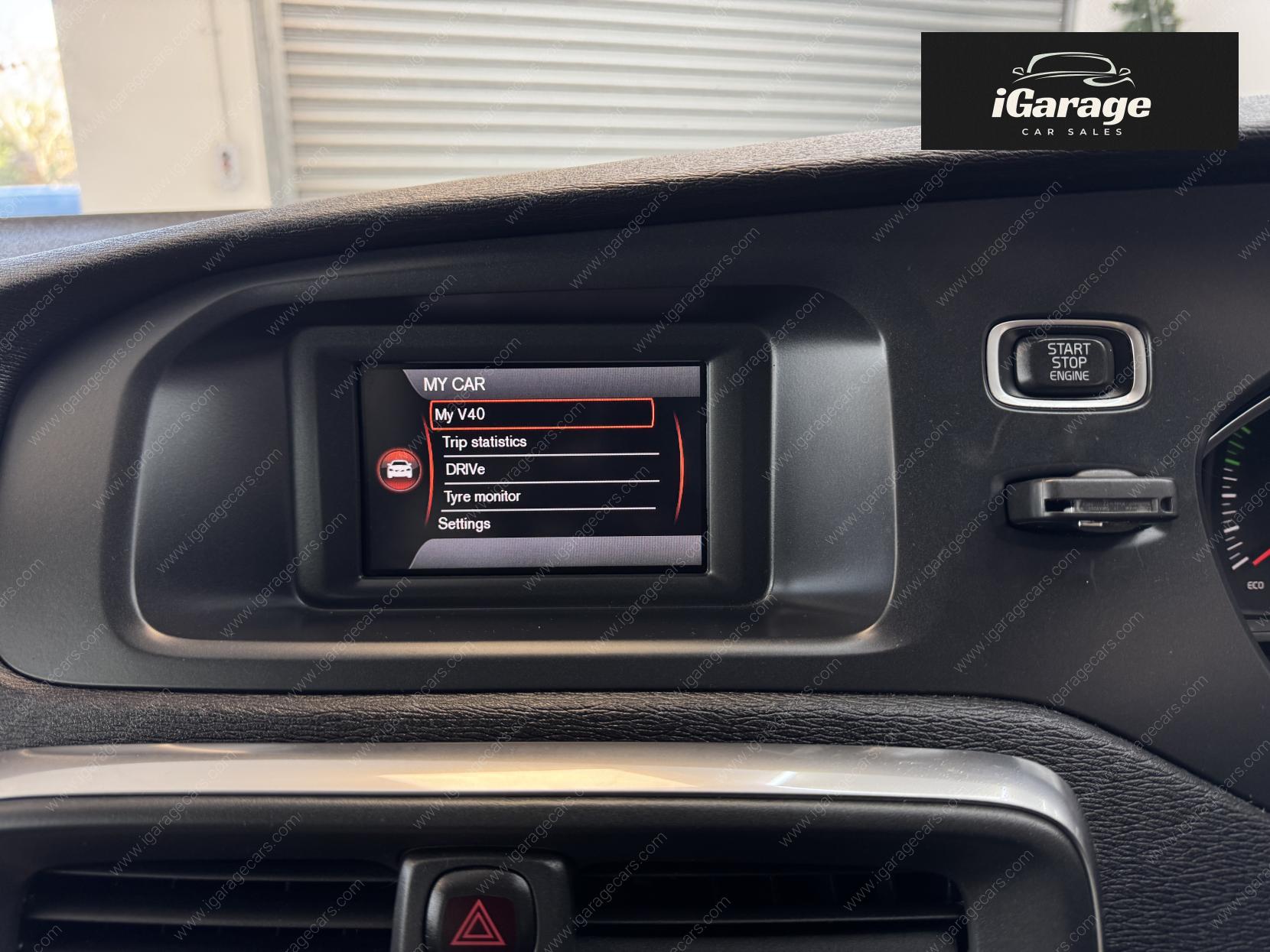 Volvo V40 Cross Country 1.6 D2 SE Hatchback 5dr Diesel Manual Euro 5 (s/s) (115 ps)