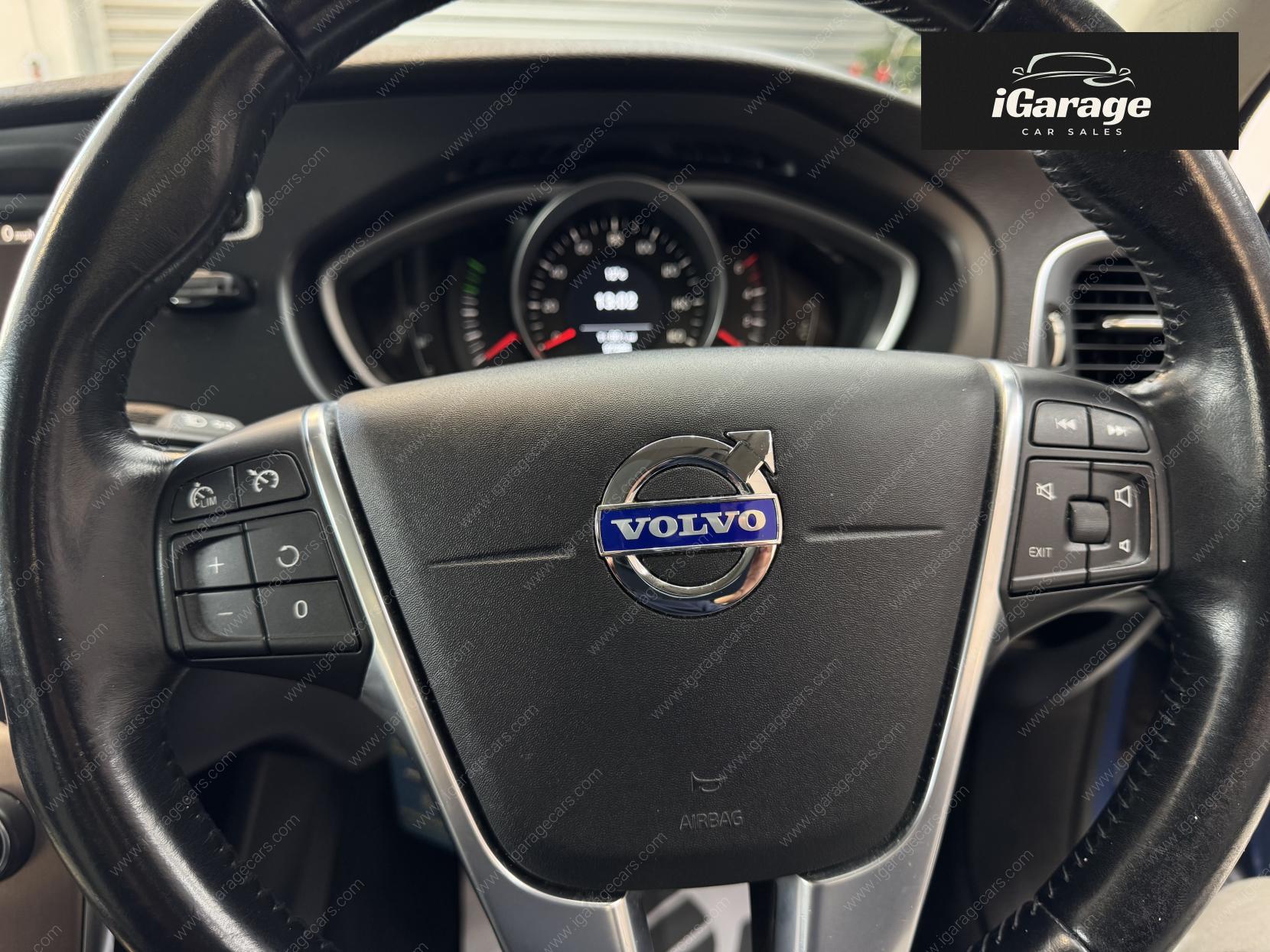 Volvo V40 Cross Country 1.6 D2 SE Hatchback 5dr Diesel Manual Euro 5 (s/s) (115 ps)