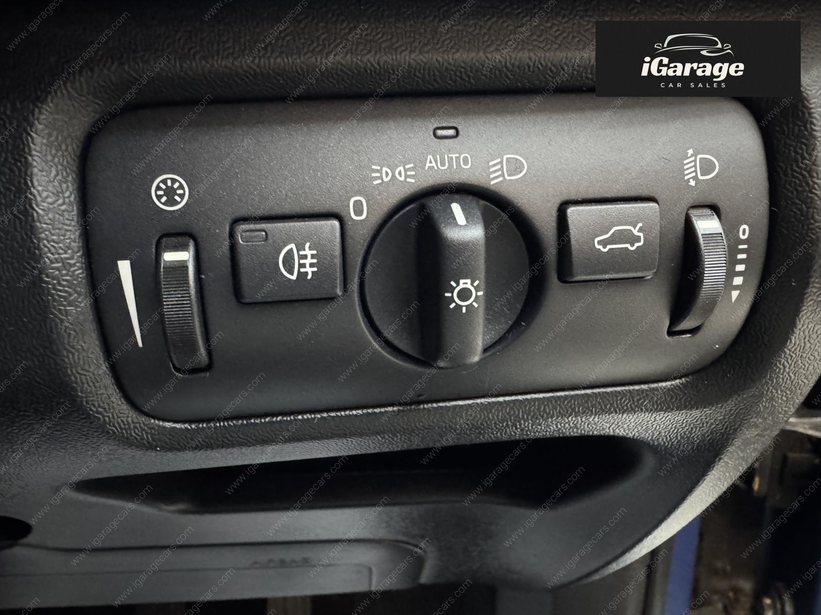 Volvo V40 Cross Country 1.6 D2 SE Hatchback 5dr Diesel Manual Euro 5 (s/s) (115 ps)