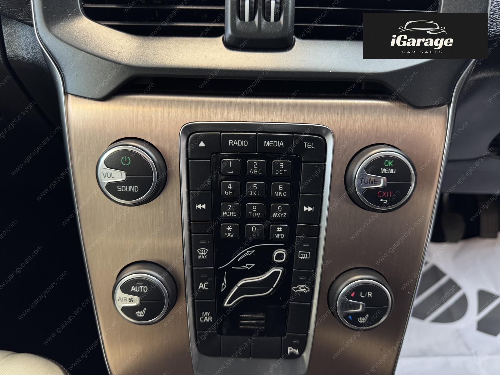 Volvo V40 Cross Country 1.6 D2 SE Hatchback 5dr Diesel Manual Euro 5 (s/s) (115 ps)