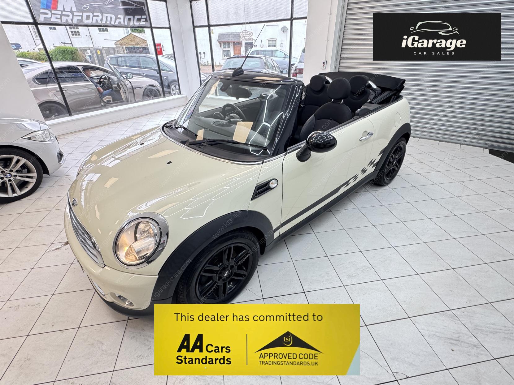 MINI Convertible 2.0 Cooper D Convertible 2dr Diesel Auto Euro 5 (112 ps)
