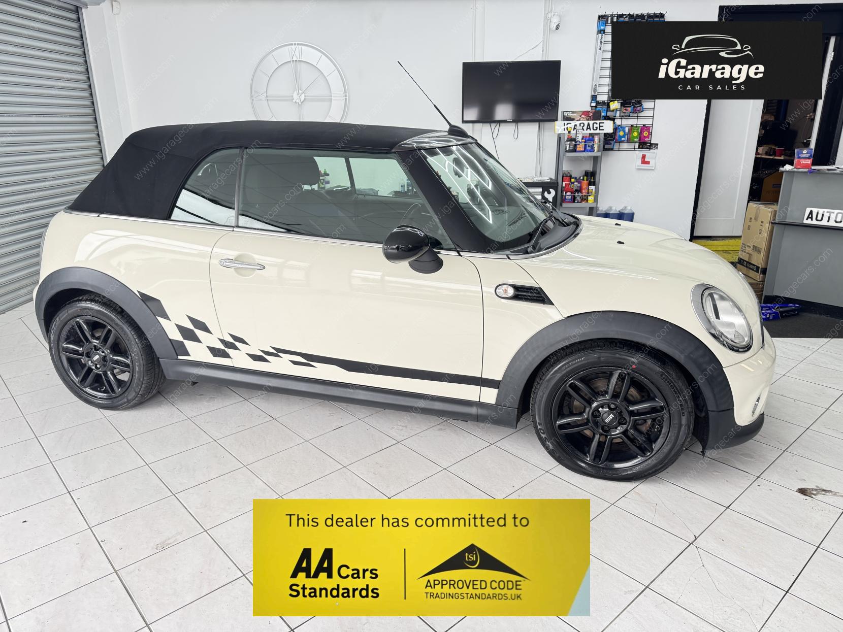MINI Convertible 2.0 Cooper D Convertible 2dr Diesel Auto Euro 5 (112 ps)