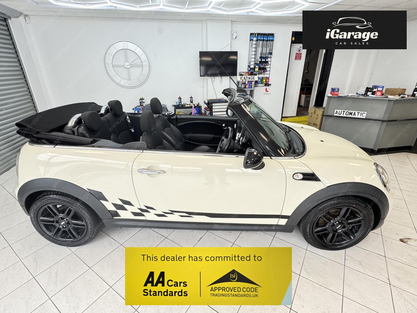 MINI Convertible 2.0 Cooper D Convertible 2dr Diesel Auto Euro 5 (112 ps)