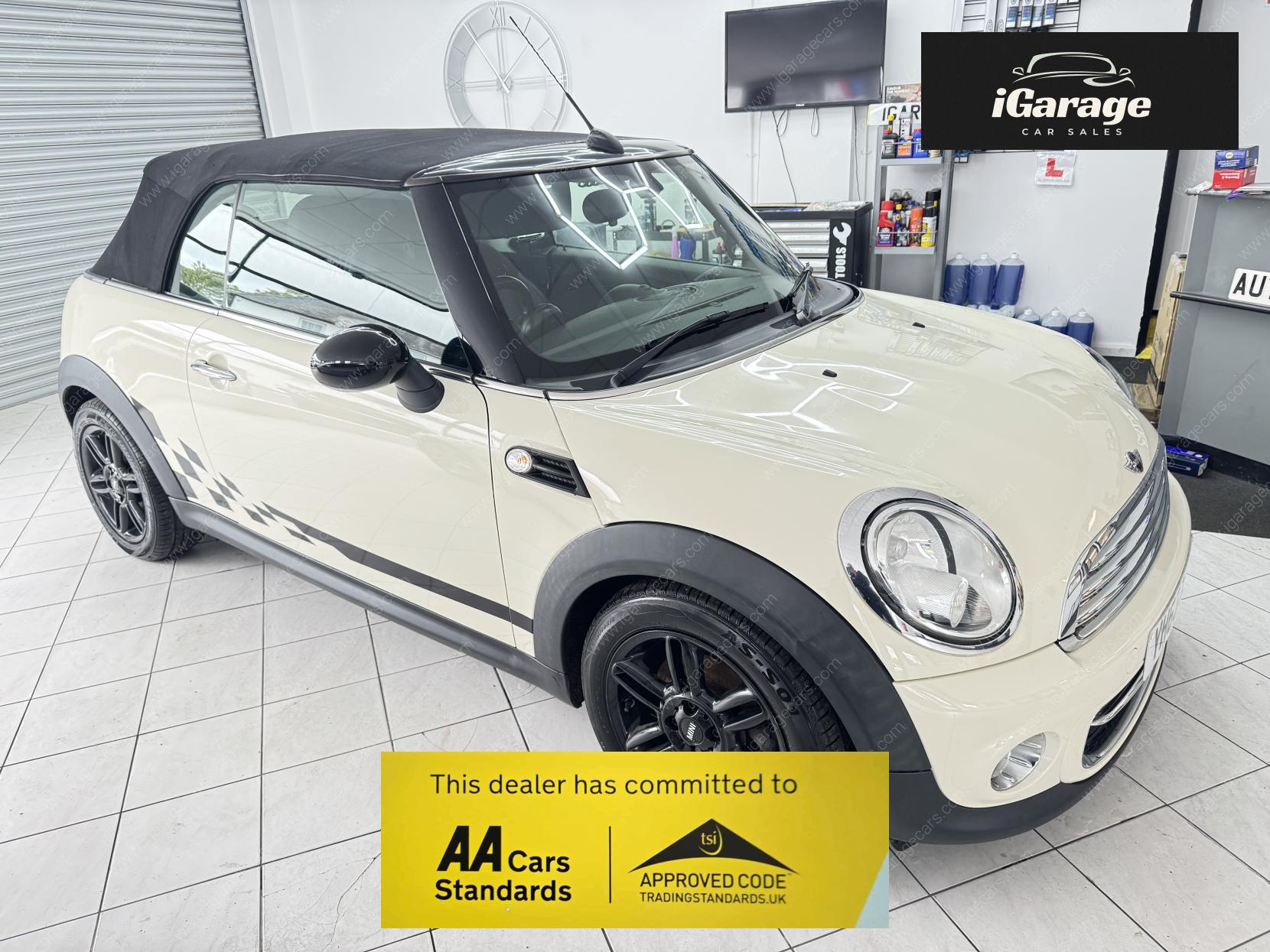 MINI Convertible 2.0 Cooper D Convertible 2dr Diesel Auto Euro 5 (112 ps)
