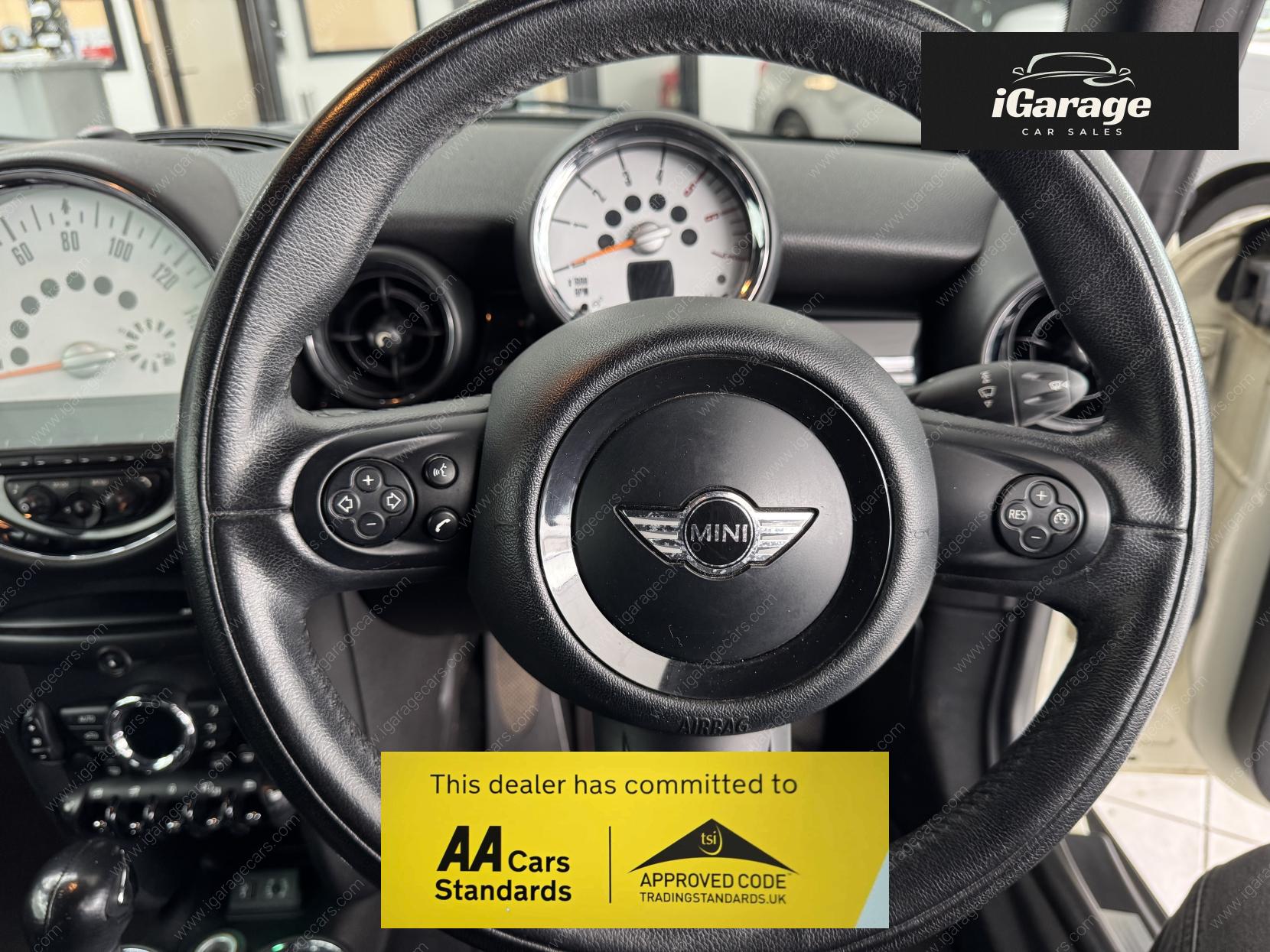 MINI Convertible 2.0 Cooper D Convertible 2dr Diesel Auto Euro 5 (112 ps)