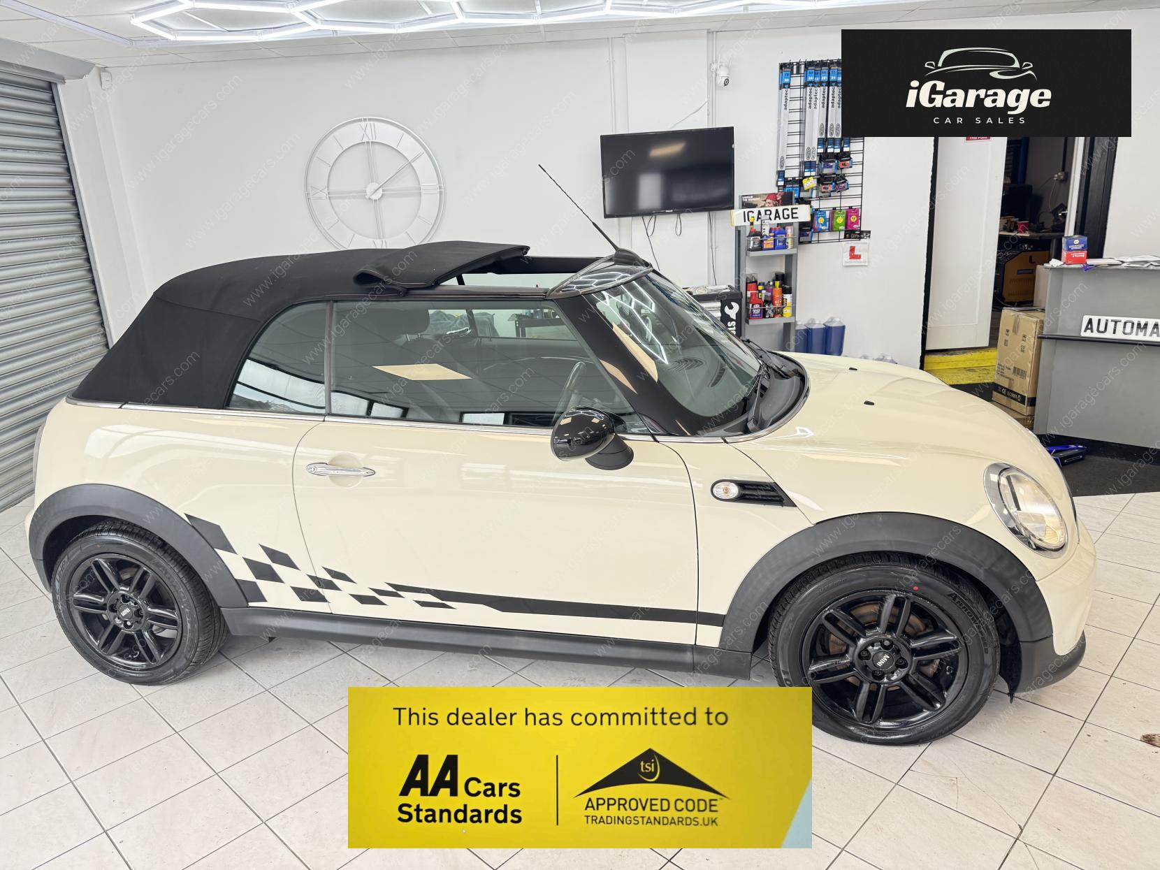 MINI Convertible 2.0 Cooper D Convertible 2dr Diesel Auto Euro 5 (112 ps)