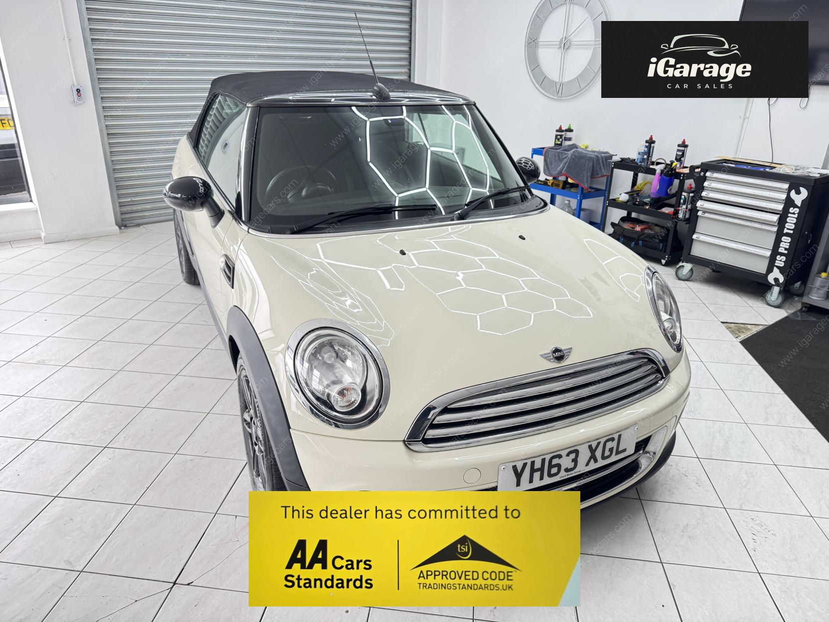 MINI Convertible 2.0 Cooper D Convertible 2dr Diesel Auto Euro 5 (112 ps)