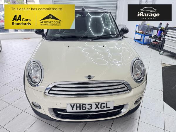 MINI Convertible 2.0 Cooper D Convertible 2dr Diesel Auto Euro 5 (112 ps)