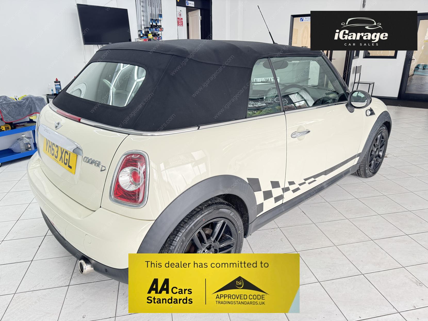 MINI Convertible 2.0 Cooper D Convertible 2dr Diesel Auto Euro 5 (112 ps)
