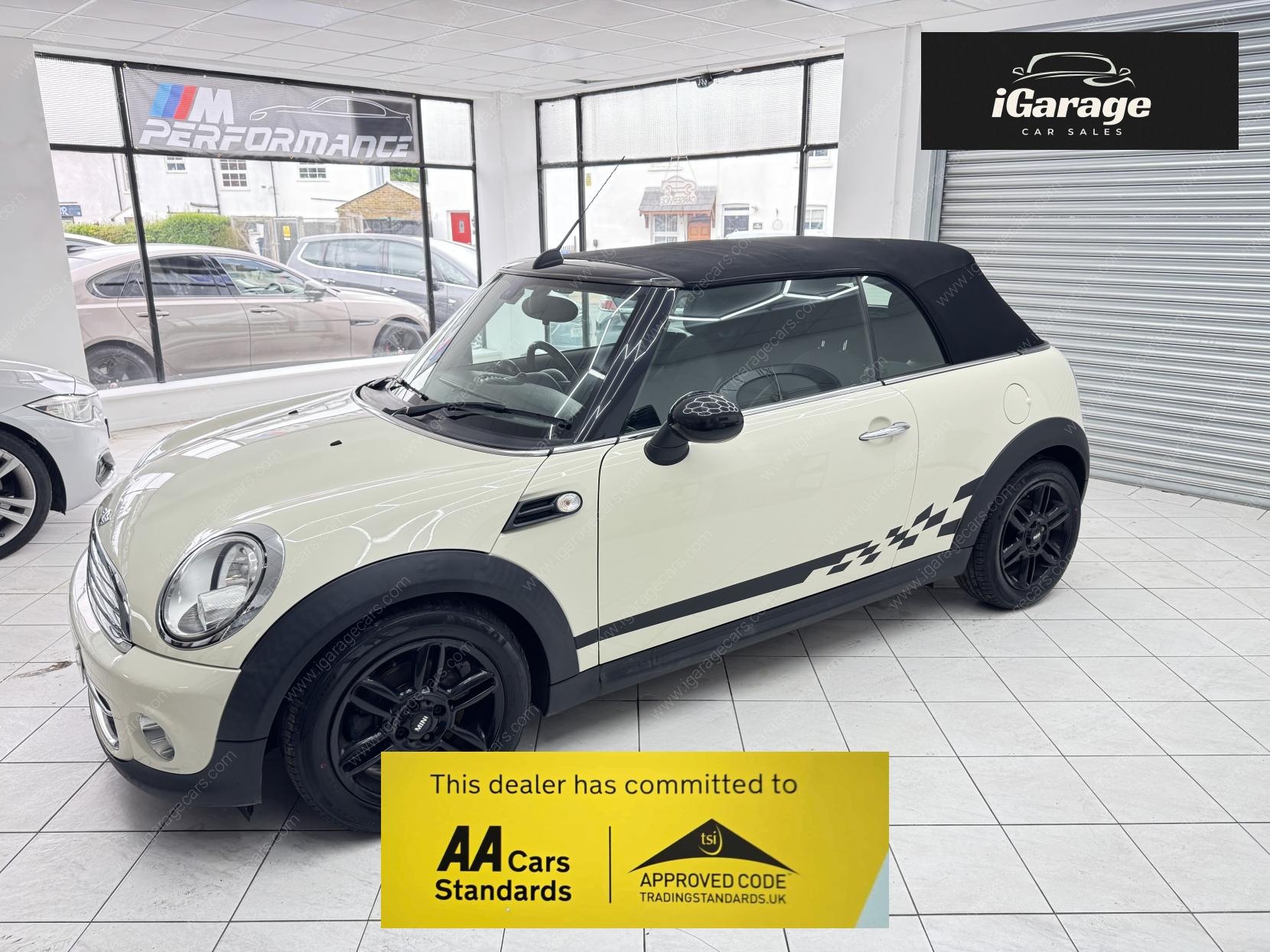 MINI Convertible 2.0 Cooper D Convertible 2dr Diesel Auto Euro 5 (112 ps)