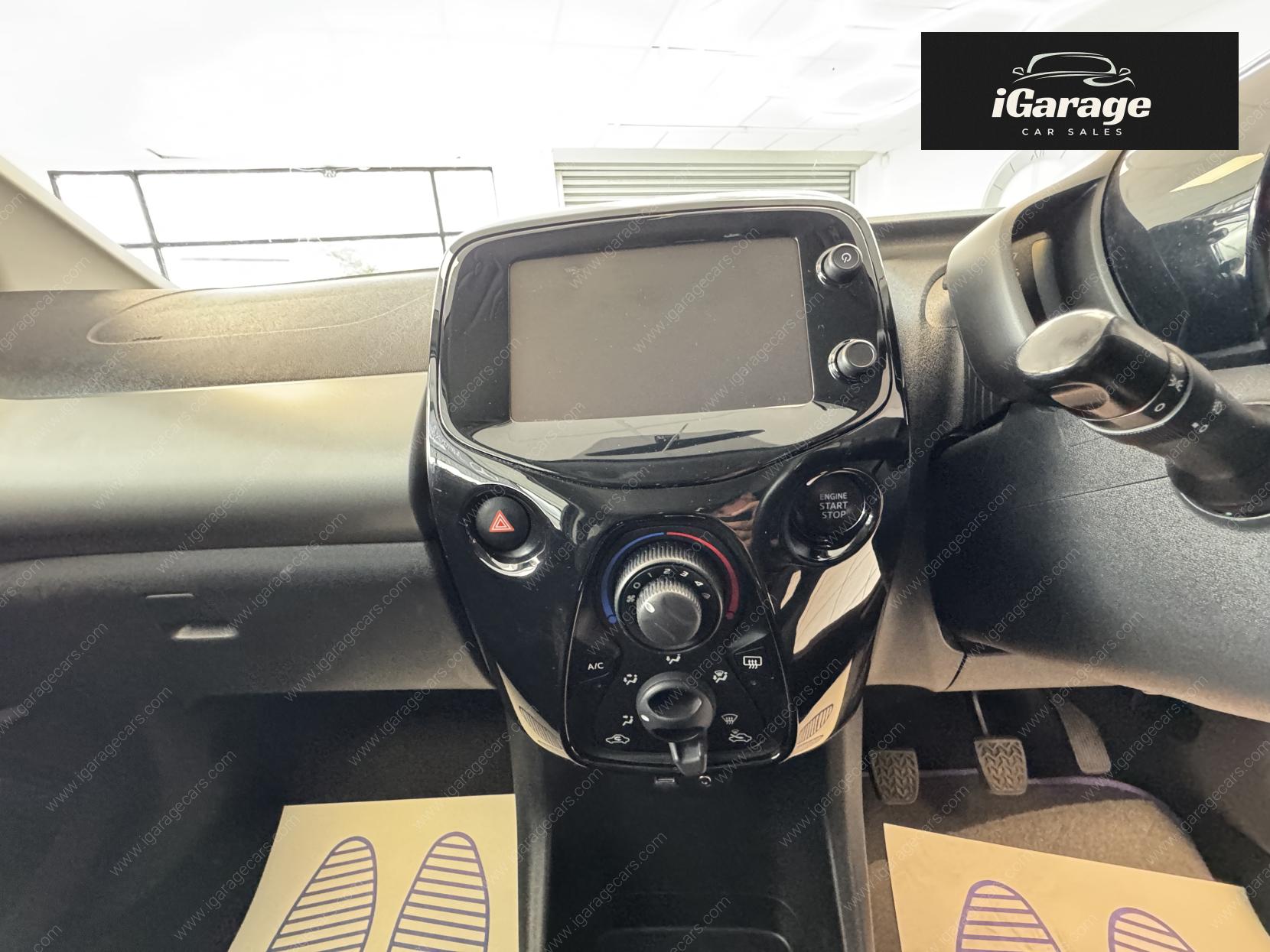 Peugeot 108 1.2 VTi PureTech Allure Hatchback 3dr Petrol Manual Euro 5 (82 ps)