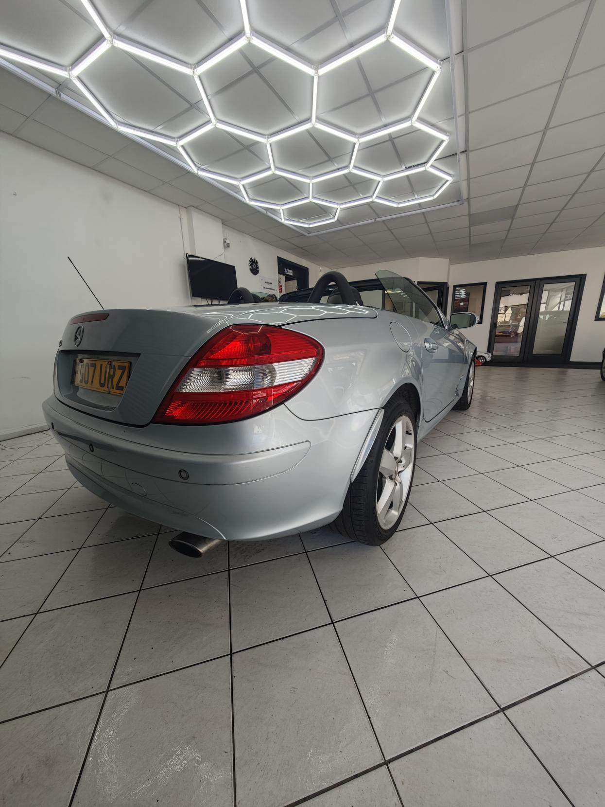 Mercedes-Benz SLK 1.8 SLK200 Kompressor Convertible 2dr Petrol Automatic (211 g/km, 163 bhp)