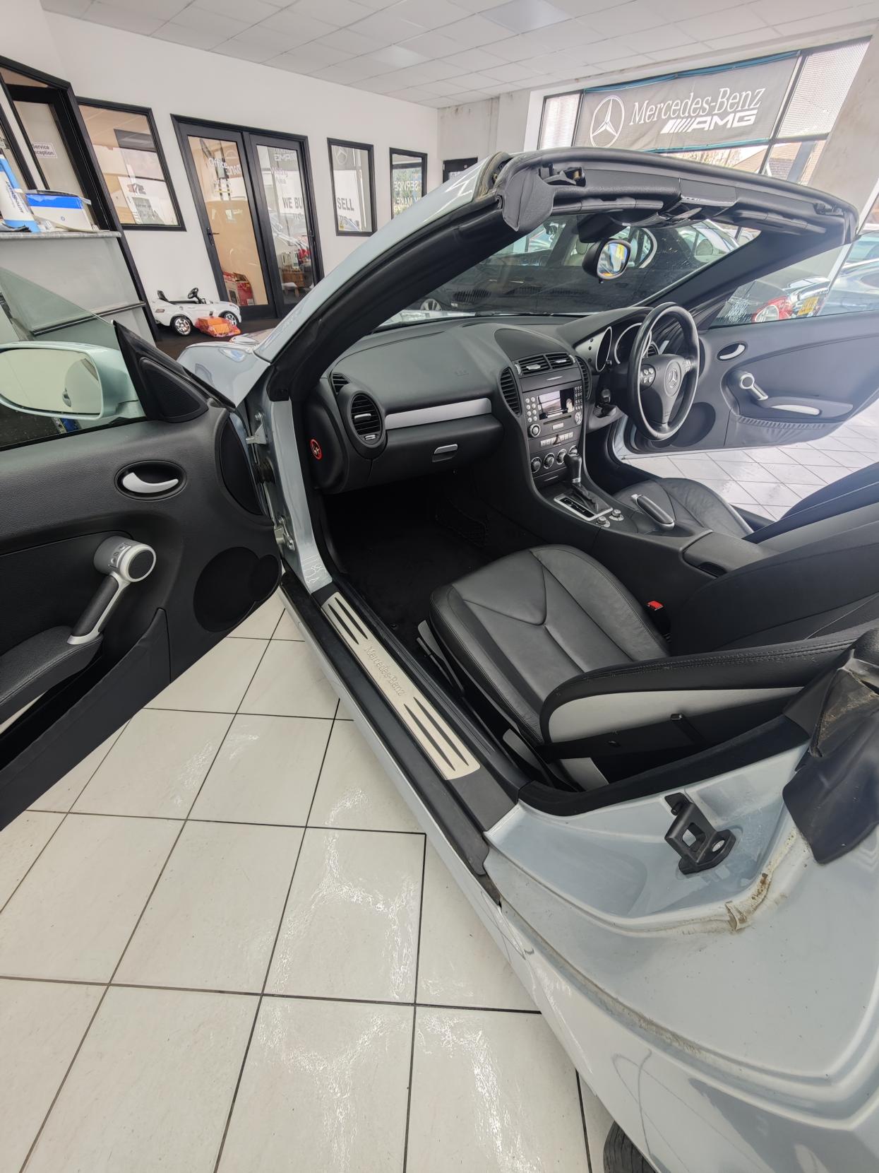 Mercedes-Benz SLK 1.8 SLK200 Kompressor Convertible 2dr Petrol Automatic (211 g/km, 163 bhp)