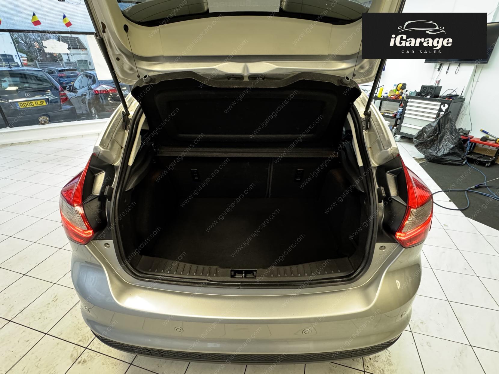 Ford Focus 1.0T EcoBoost Titanium Navigator Hatchback 5dr Petrol Manual Euro 5 (s/s) (125 ps)