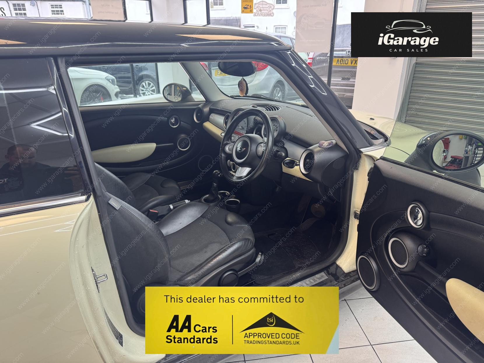 MINI Hatch 1.6 Cooper Hatchback 3dr Petrol Steptronic Euro 4 (120 ps)