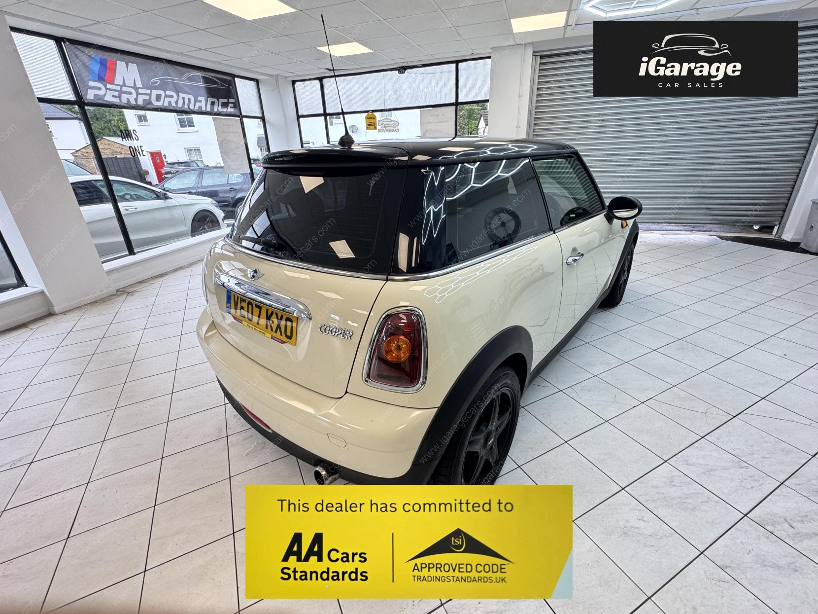 MINI Hatch 1.6 Cooper Hatchback 3dr Petrol Steptronic Euro 4 (120 ps)