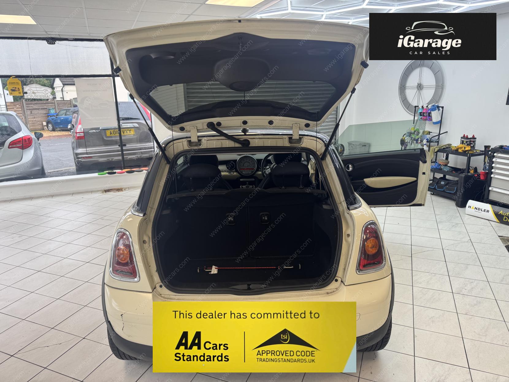 MINI Hatch 1.6 Cooper Hatchback 3dr Petrol Steptronic Euro 4 (120 ps)