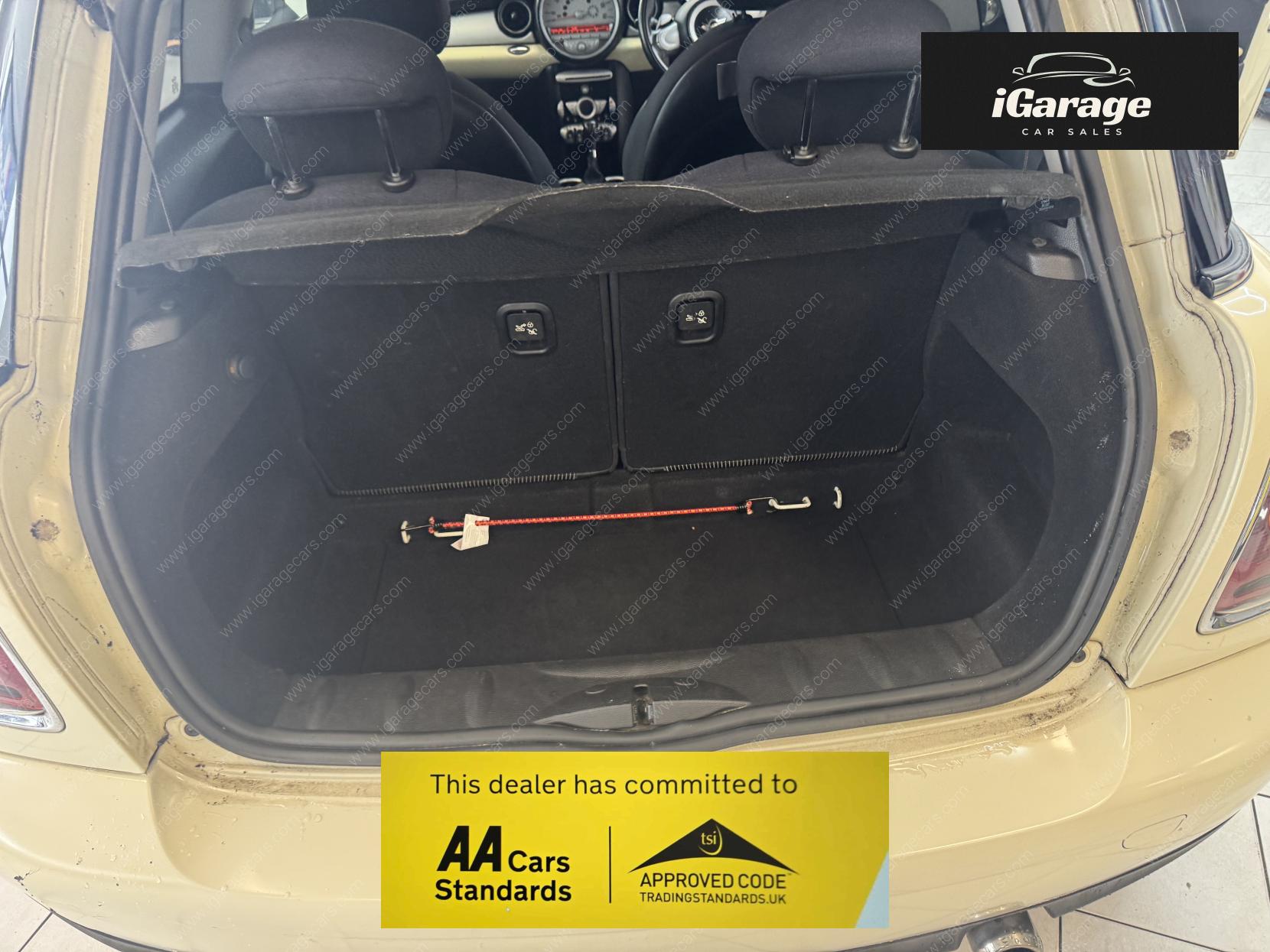 MINI Hatch 1.6 Cooper Hatchback 3dr Petrol Steptronic Euro 4 (120 ps)