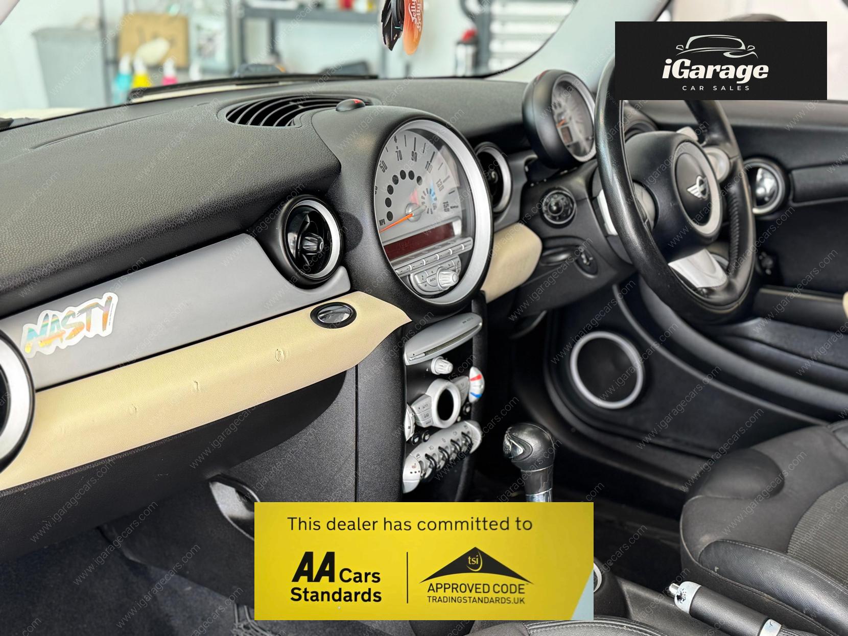 MINI Hatch 1.6 Cooper Hatchback 3dr Petrol Steptronic Euro 4 (120 ps)
