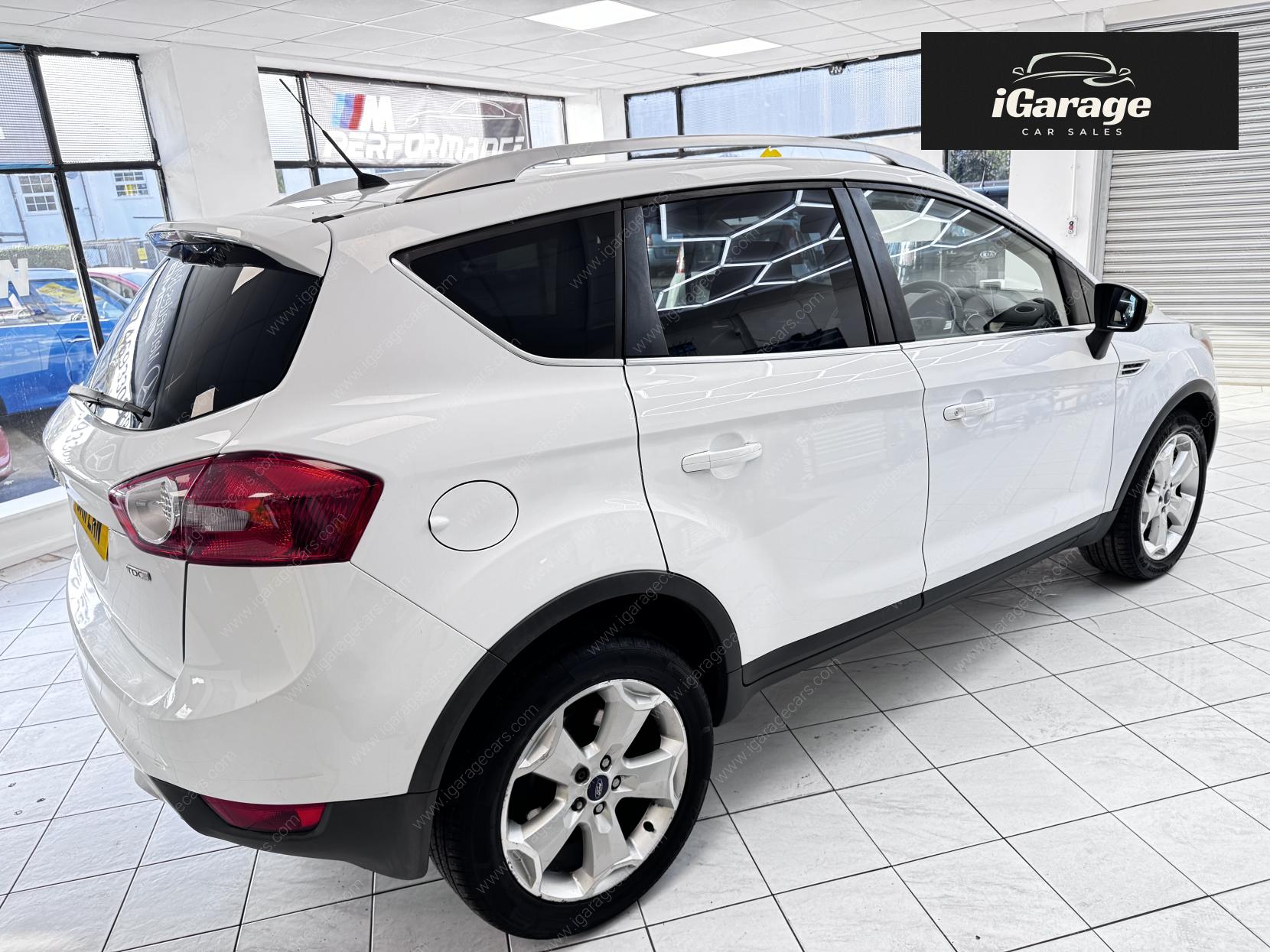 Ford Kuga 2.0 TDCi Titanium SUV 5dr Diesel Manual 2WD Euro 5 (140 ps)