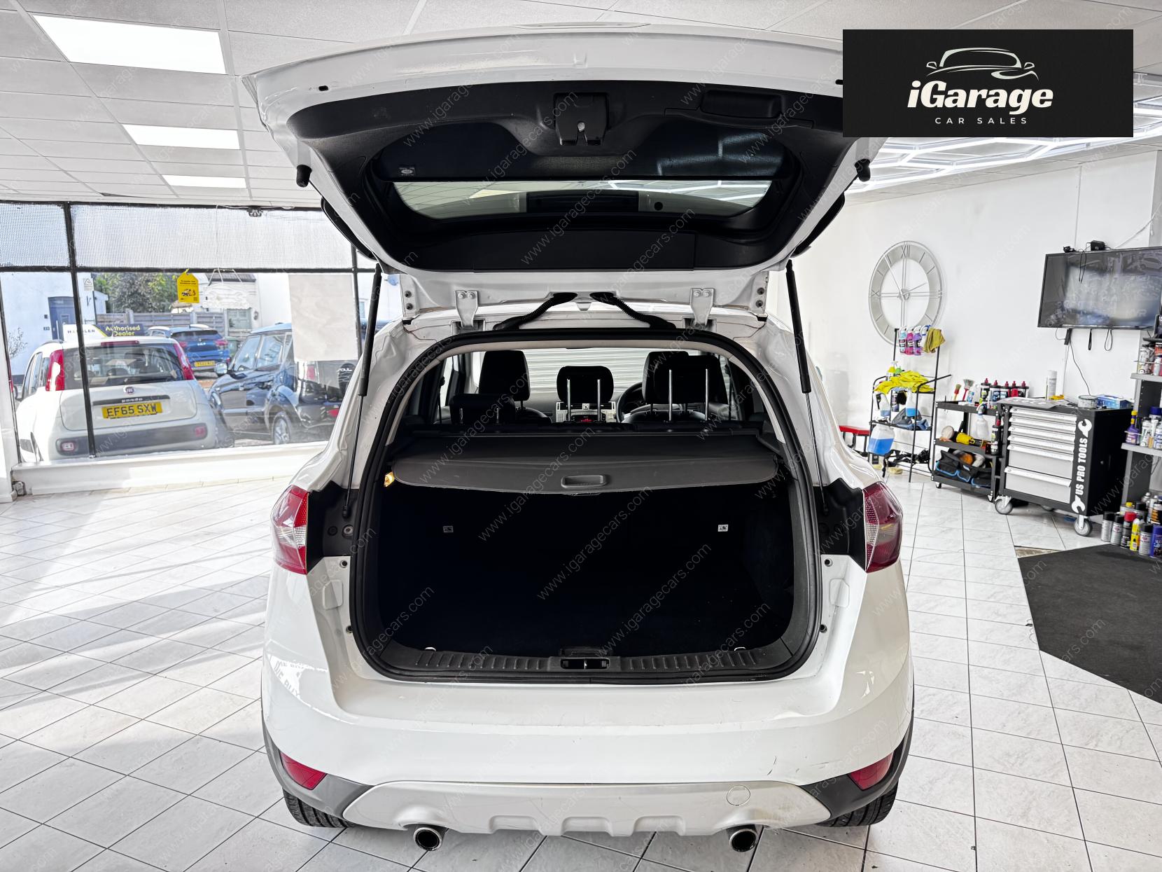 Ford Kuga 2.0 TDCi Titanium SUV 5dr Diesel Manual 2WD Euro 5 (140 ps)