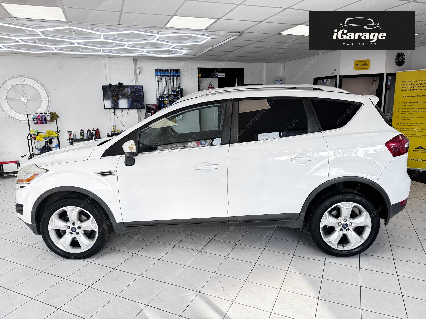 Ford Kuga 2.0 TDCi Titanium SUV 5dr Diesel Manual 2WD Euro 5 (140 ps)