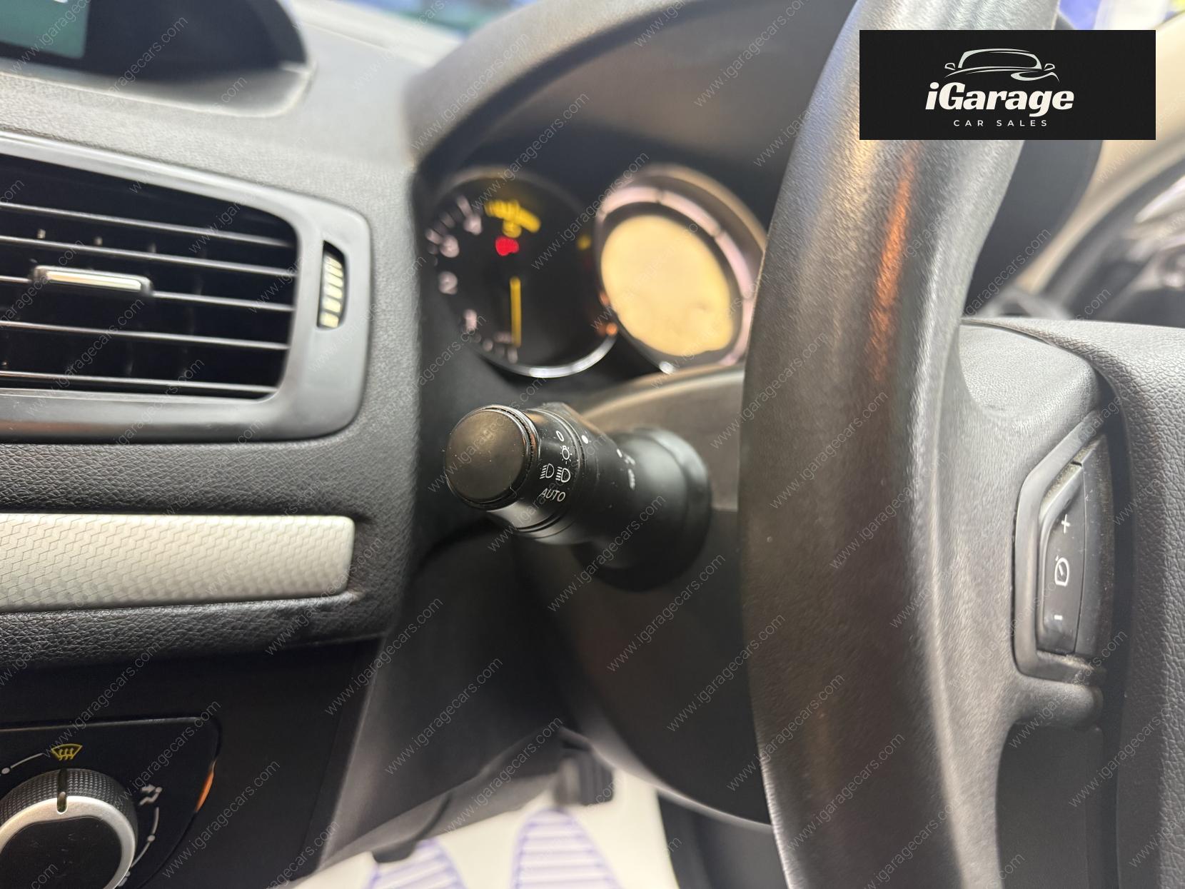 Renault Megane 1.5 dCi Dynamique Hatchback 5dr Diesel Manual Euro 4 (106 ps)