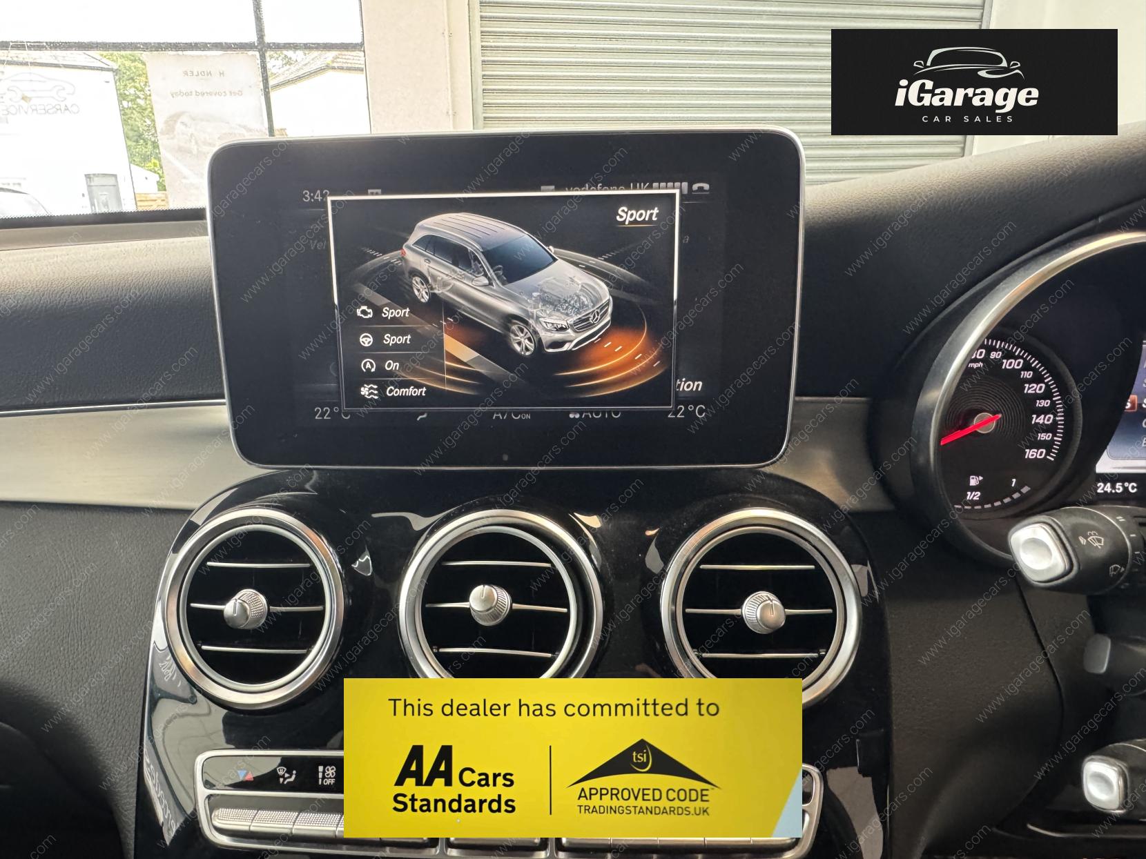 Mercedes-Benz GLC 3.0 GLC350d V6 AMG Line (Premium Plus) SUV 5dr Diesel G-Tronic 4MATIC Euro 6 (s/s) (258 ps)