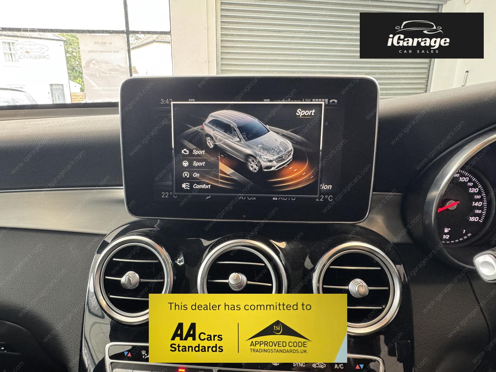 Mercedes-Benz GLC 3.0 GLC350d V6 AMG Line (Premium Plus) SUV 5dr Diesel G-Tronic 4MATIC Euro 6 (s/s) (258 ps)