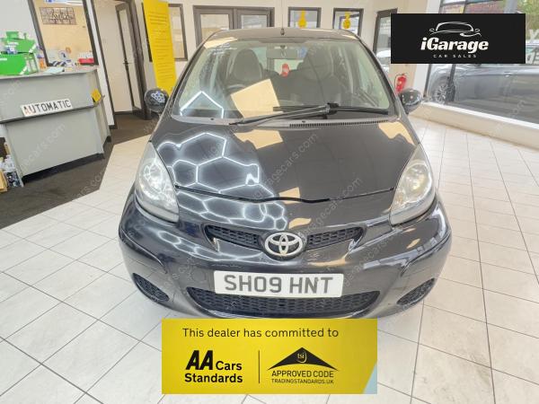 Toyota AYGO 1.0 VVT-i Black Hatchback 5dr Petrol Manual Euro 4 (AC) (67 bhp)