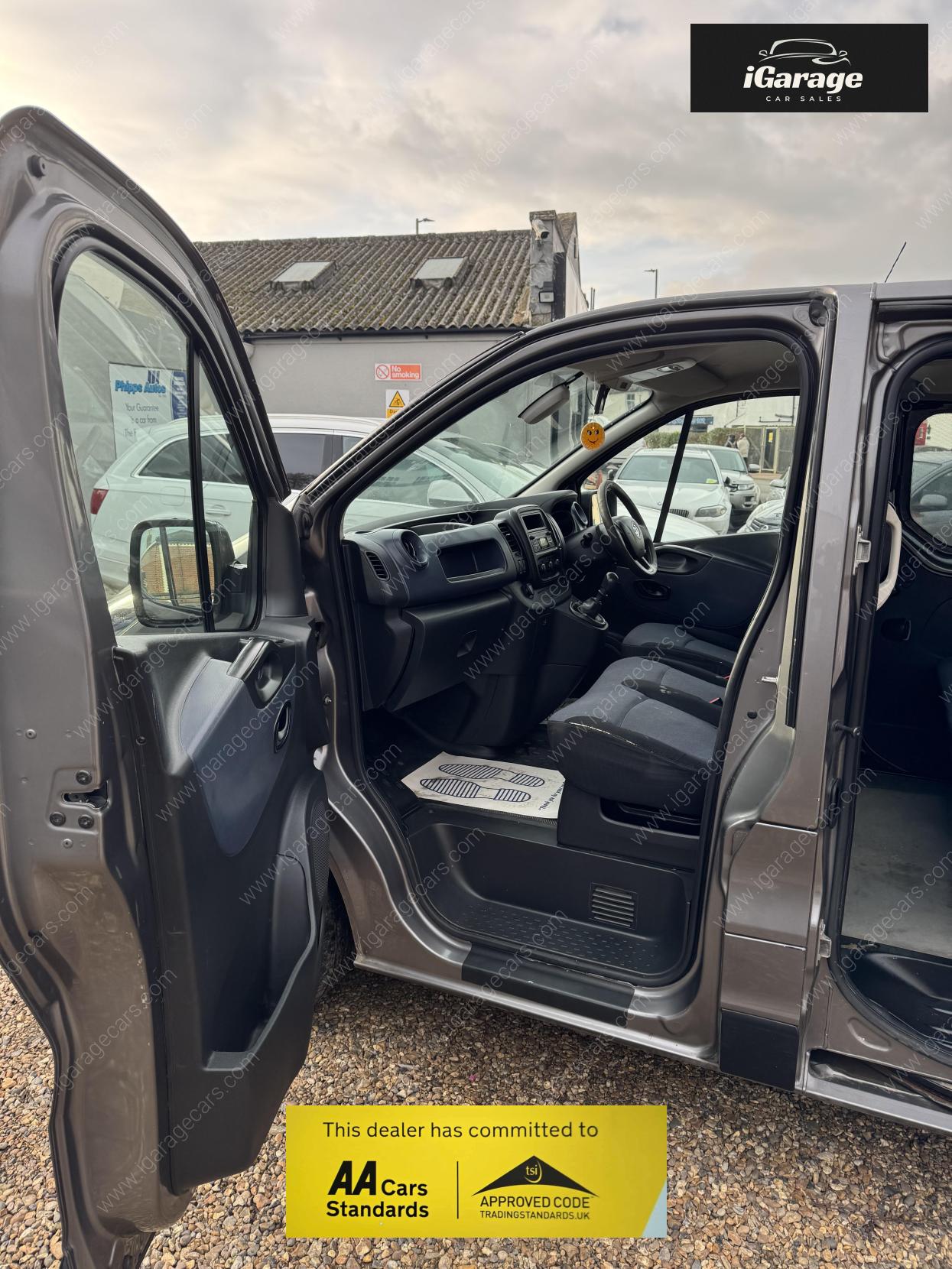 Vauxhall Vivaro 1.6 CDTi 2900 BiTurbo ecoFLEX Crew Van Double Cab 5dr Diesel Manual L2 H1 Euro 5 (s/s) (6 Seat) (120 ps)